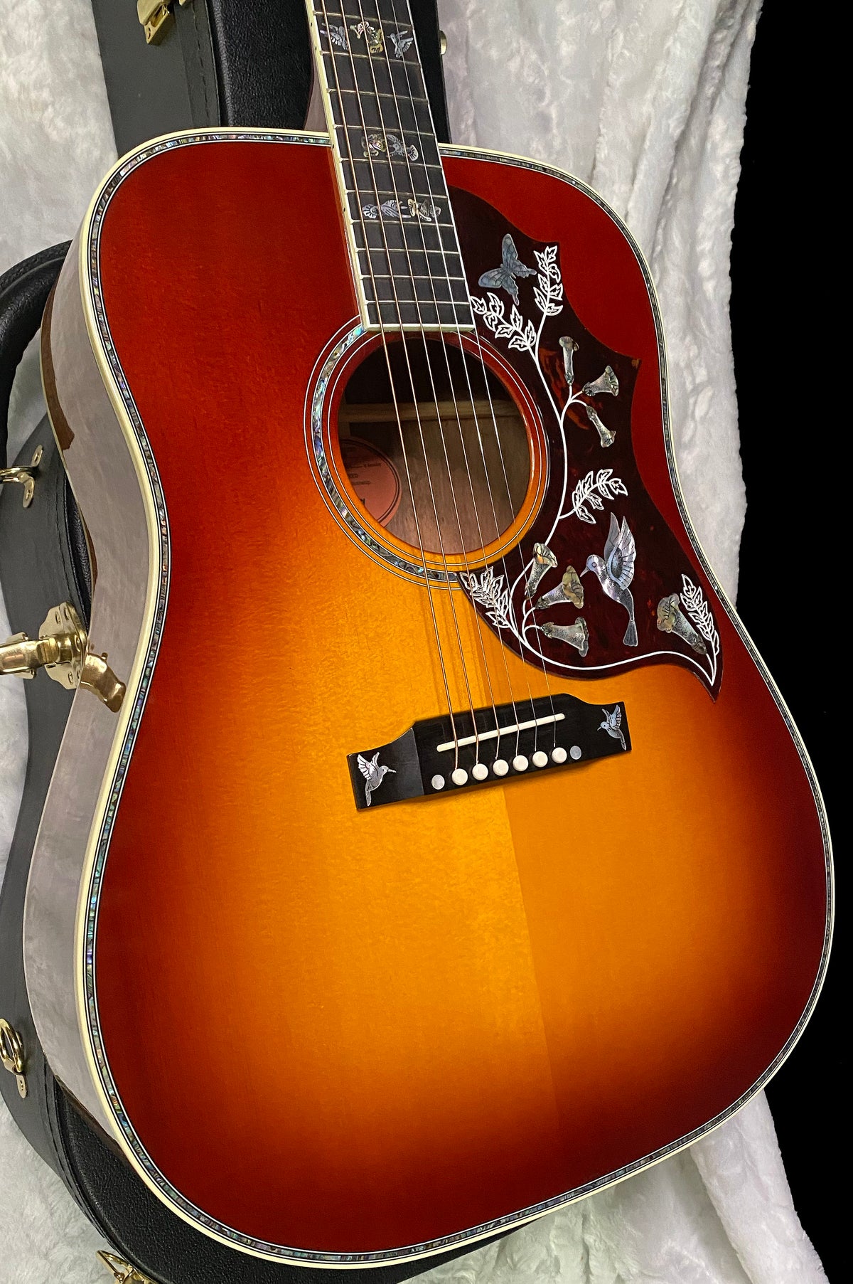 NEW! Gibson Hummingbird Custom Koa - Dealer Select - Autumnburst - Authorized Dealer - Custom Shop - 4.75 lbs - G07701