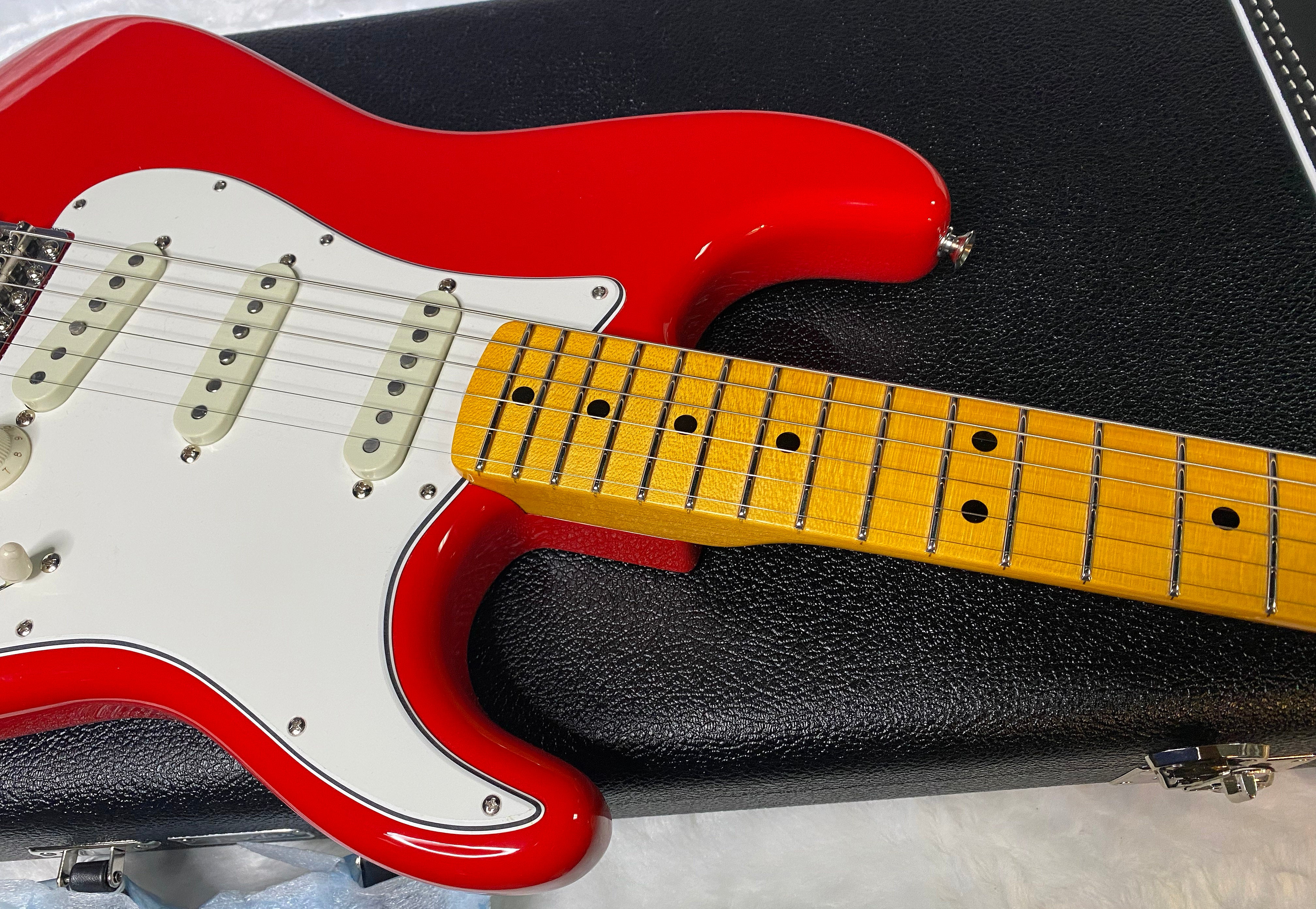 NEW! Fender Custom Shop Special Run '69 Stratocaster NOS Finish - Handwound P/U's - Ferrari Red - Reverse Matching Headstock - 8 lbs - Authorized Dealer - One OFF! SUPRE RARE! G06974