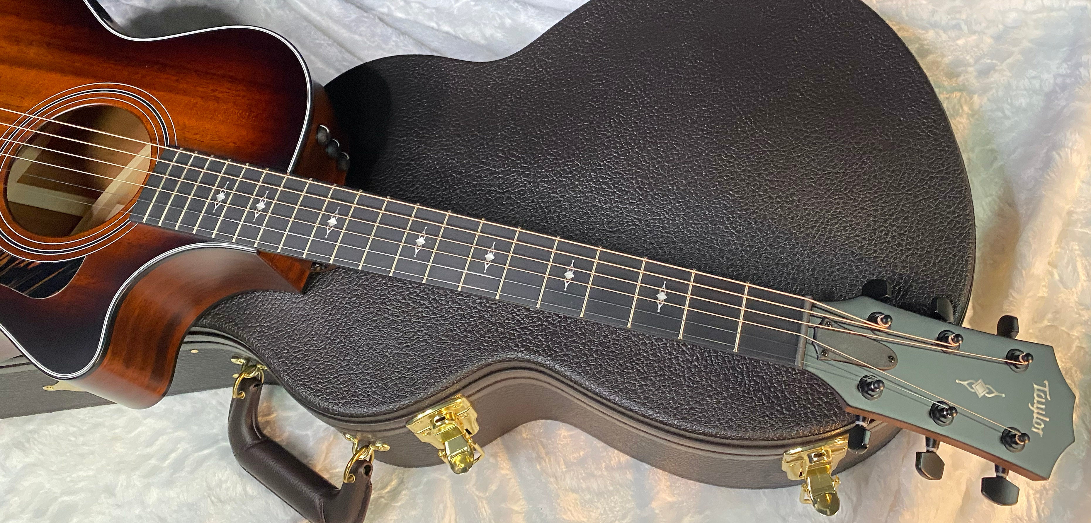 NEW! Taylor 322ce V-Class Grand Concert Acoustic-Electric Guitar - Tobacco - Authorized Dealer - 4.3lbs - G06267