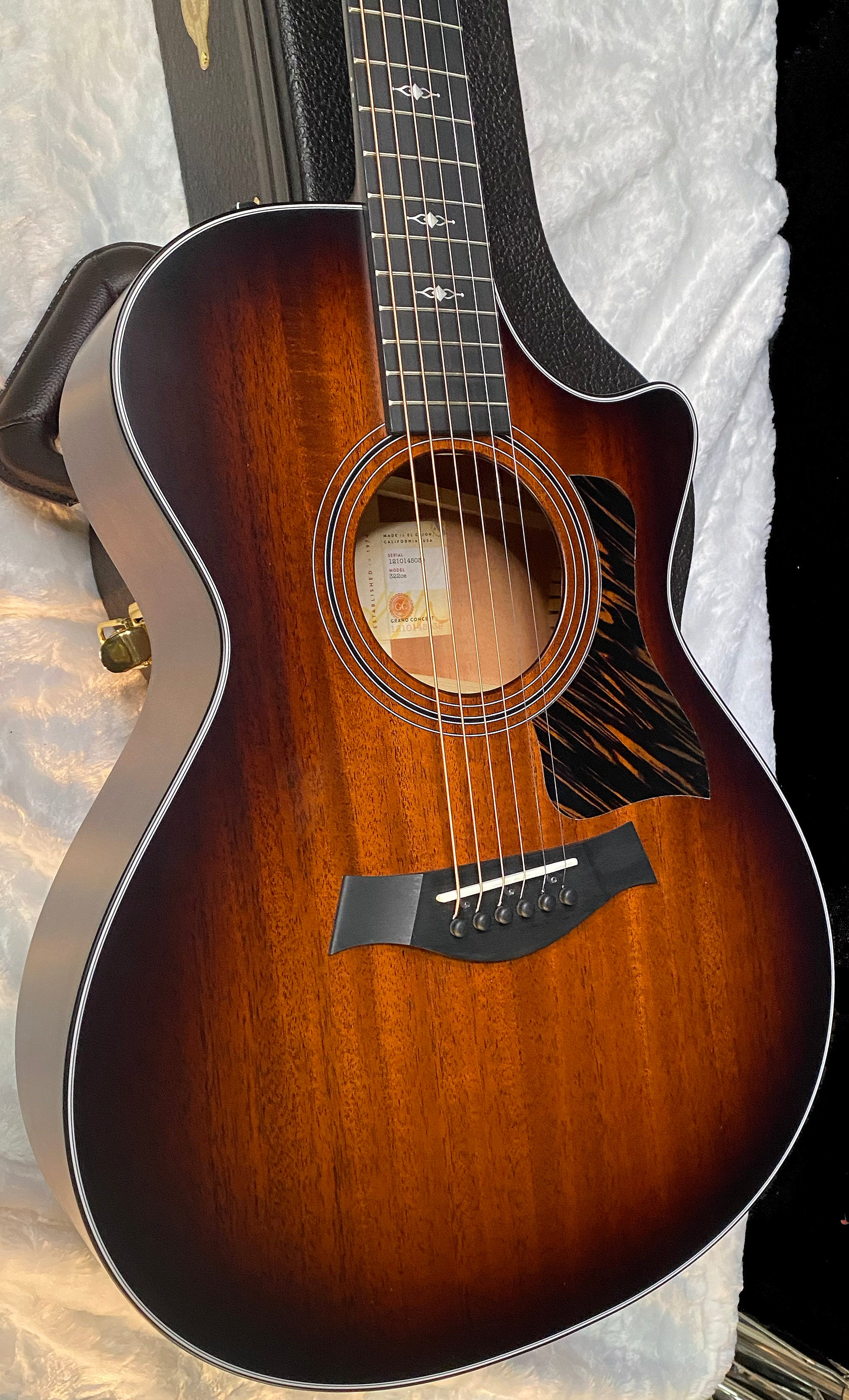 NEW! Taylor 322ce V-Class Grand Concert Acoustic-Electric Guitar - Tobacco - Authorized Dealer - 4.3lbs - G06267