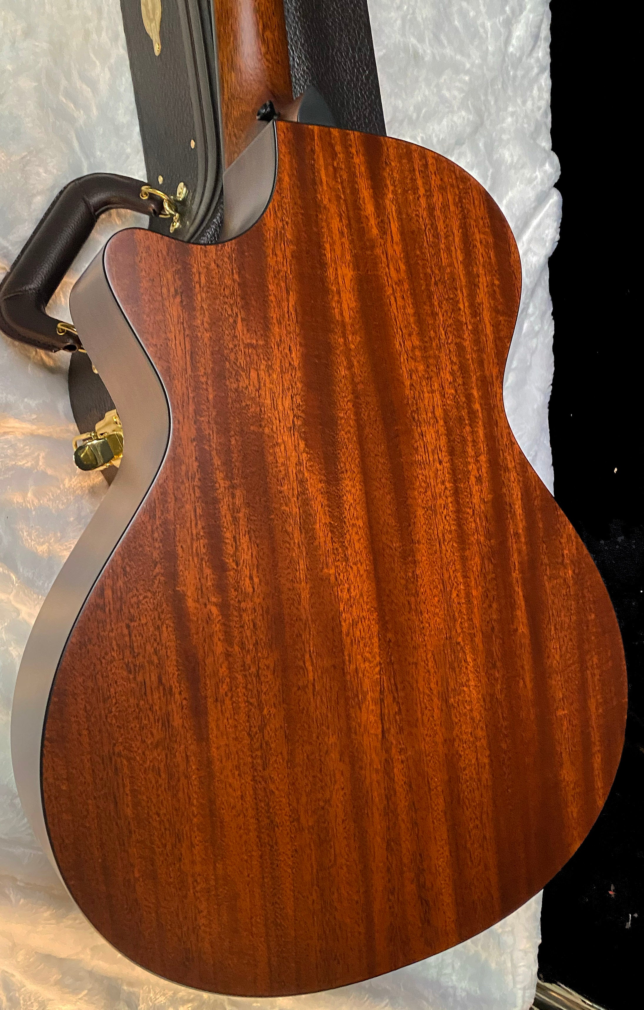 NEW! Taylor 322ce V-Class Grand Concert Acoustic-Electric Guitar - Tobacco - Authorized Dealer - 4.3lbs - G06267