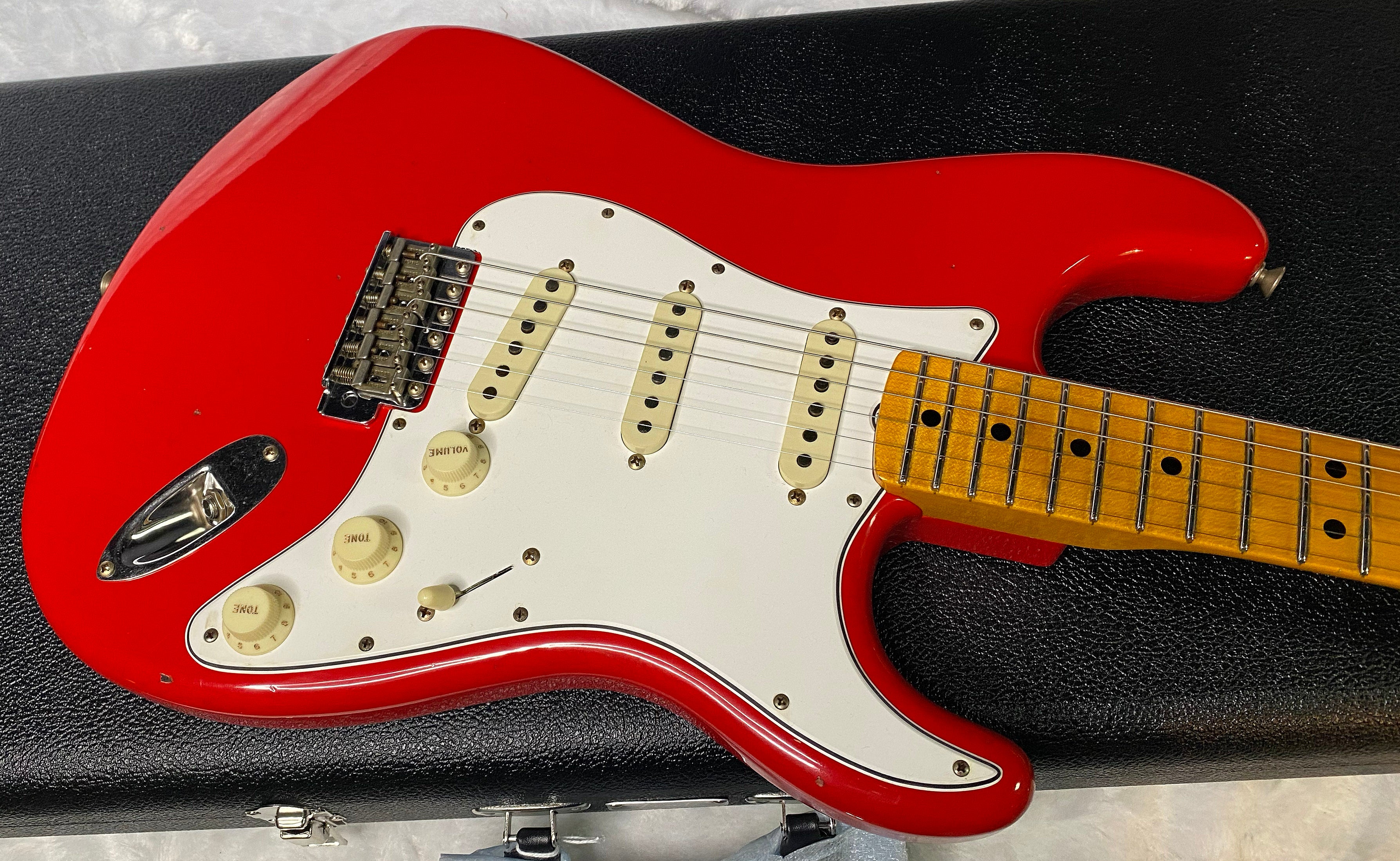 NEW! Fender Custom Shop Special Run '69 Stratocaster Journeyman Relic - Handwound P/U's - Aged Ferrari Red - Reverse Headstock - 7.8lbs - Authorized Dealer - One OFF! SUPRE RARE! G06975