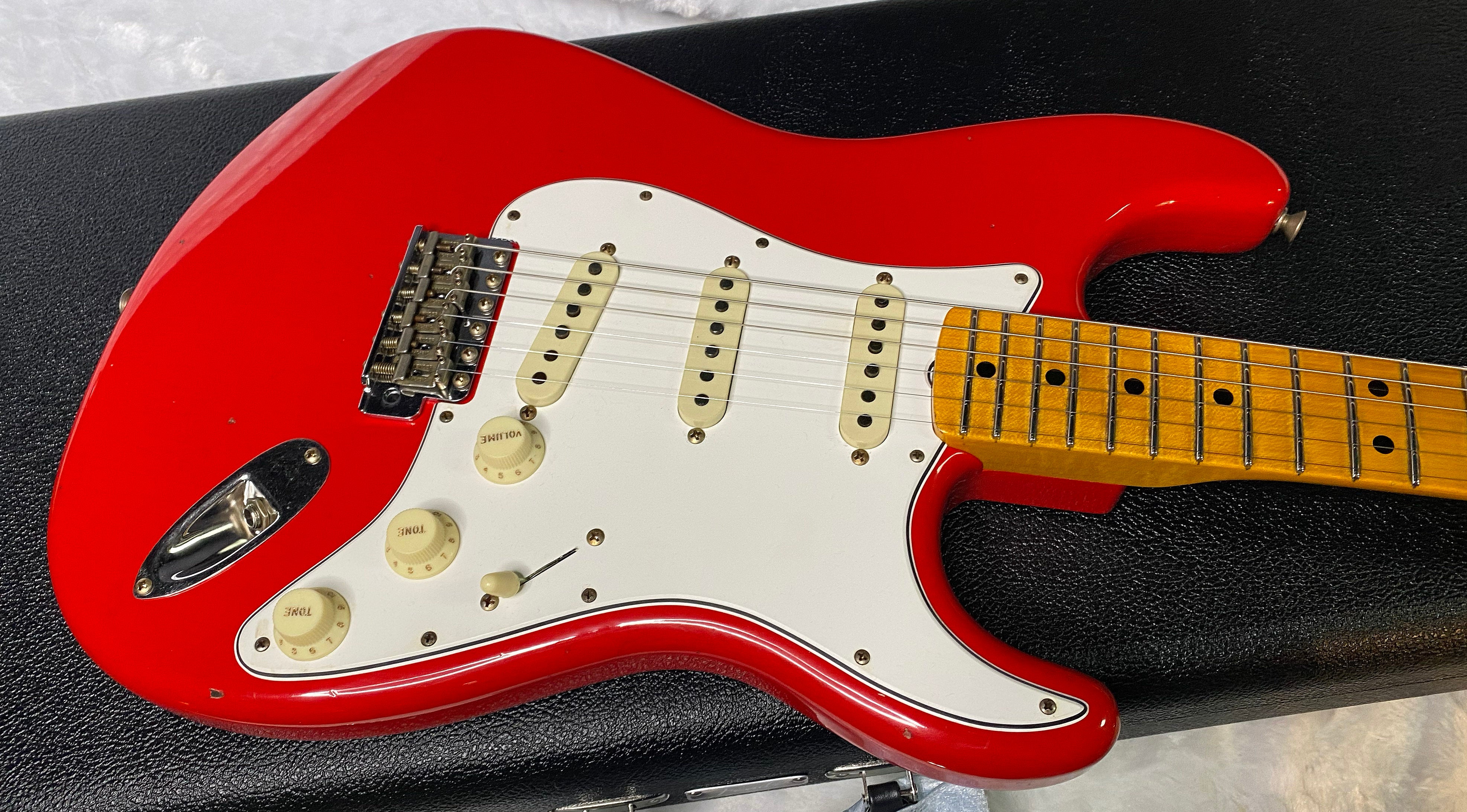 NEW! Fender Custom Shop Special Run '69 Stratocaster Journeyman Relic - Handwound P/U's - Aged Ferrari Red - Reverse Headstock - 7.8lbs - Authorized Dealer - One OFF! SUPRE RARE! G06975