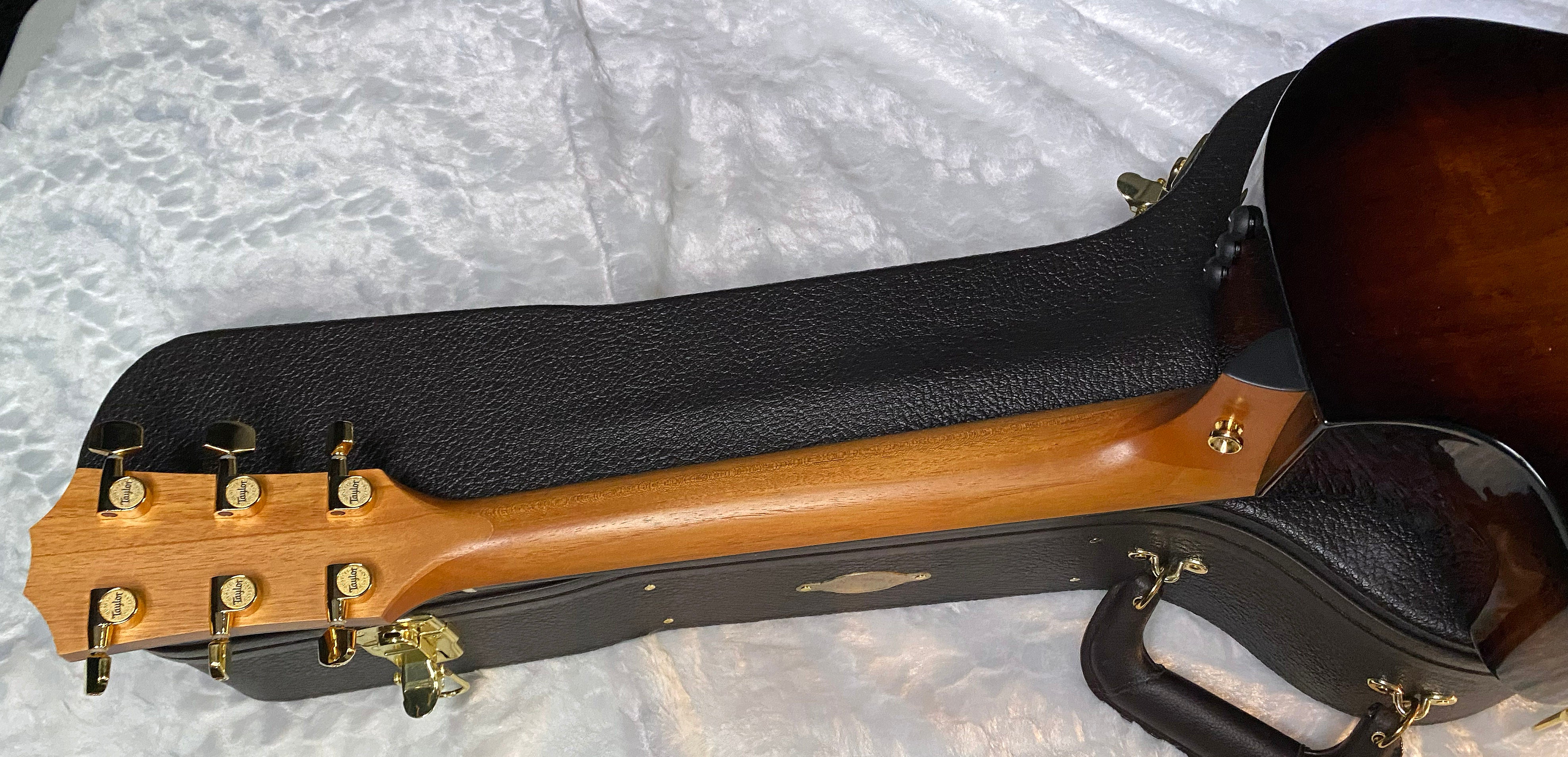 NEW! Taylor 222ce-K DLX Grand Concert Acoustic-Electric Guitar - Tobacco - 4.65lbs - Authorized Dealer - G06295