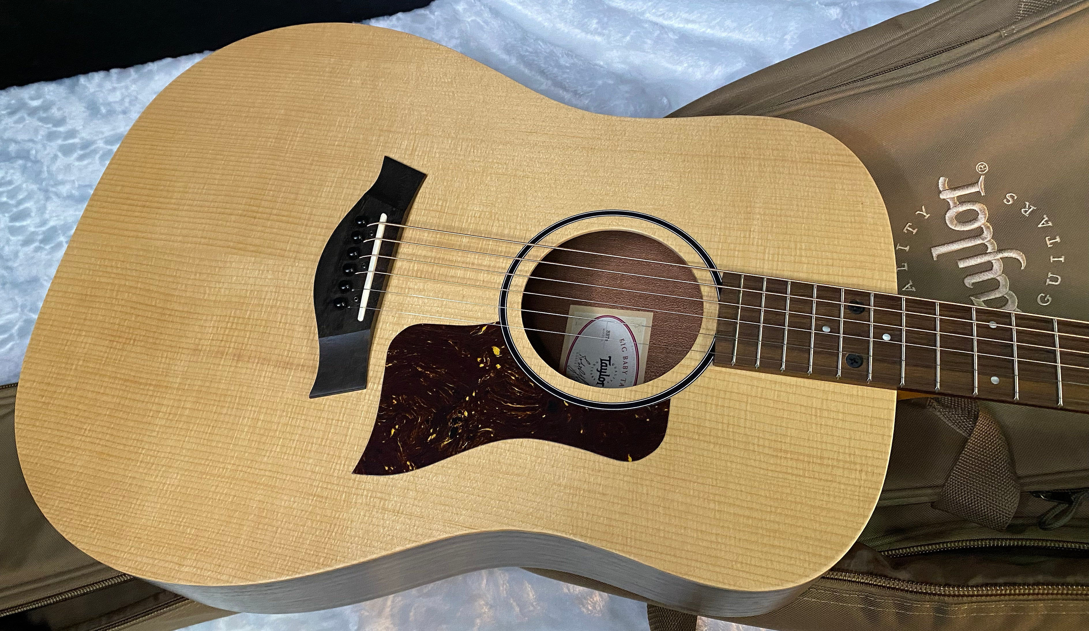 NEW! Taylor Big Baby Taylor BBTe Acoustic-electric Guitar - Natural Sitka Spruce - 3.95lbs - Authorized Dealer - G06244