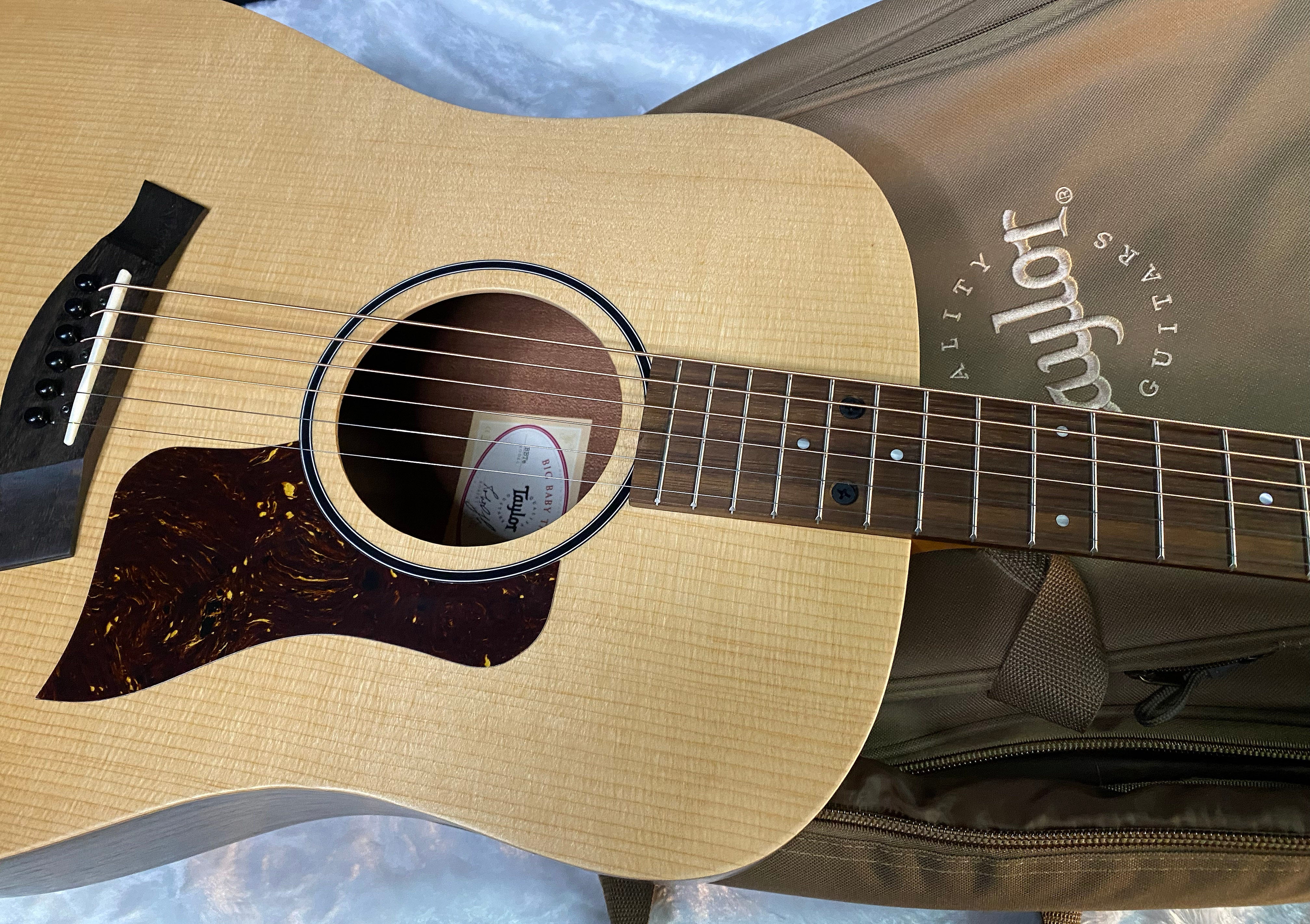 NEW! Taylor Big Baby Taylor BBTe Acoustic-electric Guitar - Natural Sitka Spruce - 3.95lbs - Authorized Dealer - G06244