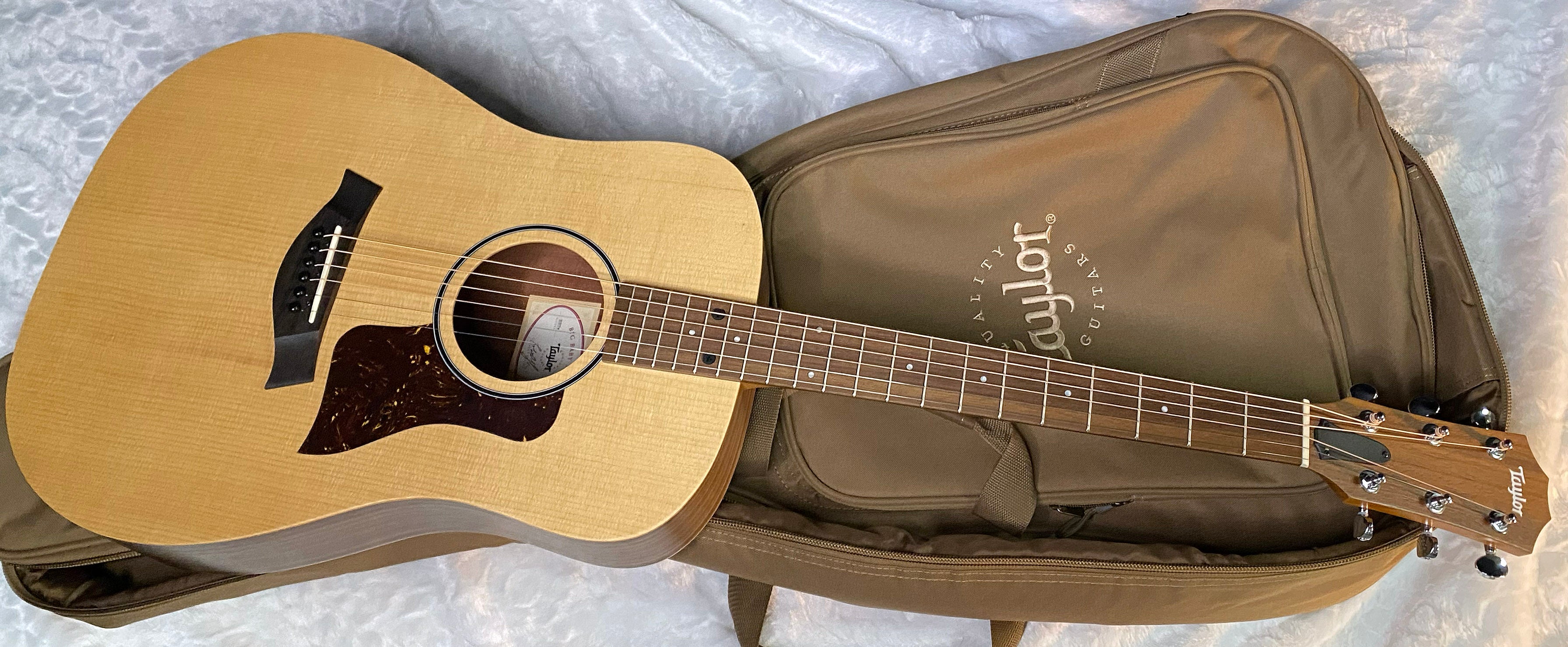 NEW! Taylor Big Baby Taylor BBTe Acoustic-electric Guitar - Natural Sitka Spruce - 3.95lbs - Authorized Dealer - G06244