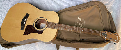 NEW! Taylor Big Baby Taylor BBTe Acoustic-electric Guitar - Natural Sitka Spruce - 3.95lbs - Authorized Dealer - G06244