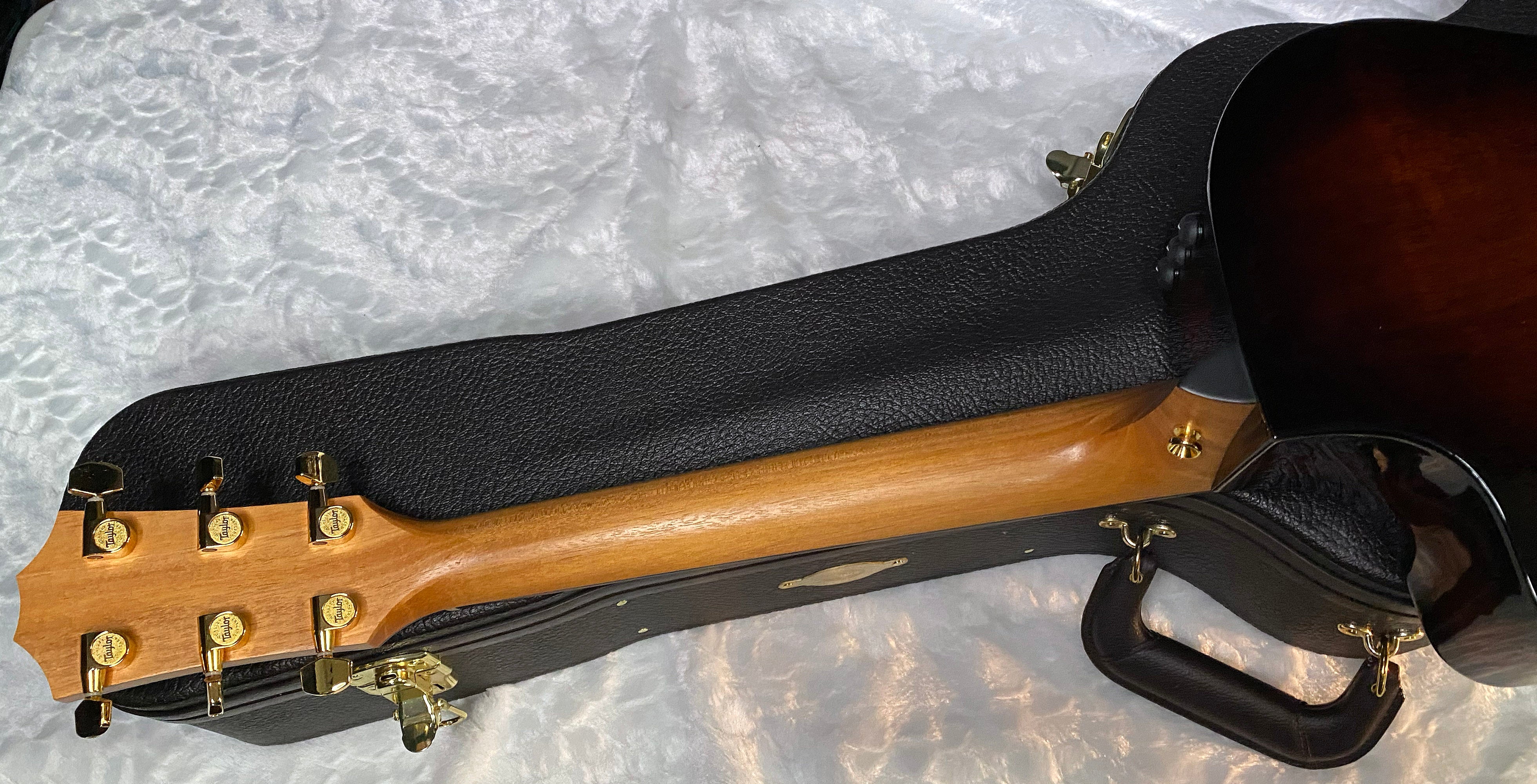 NEW! Taylor 222ce-K DLX Grand Concert Acoustic-Electric Guitar - Tobacco - 4.45lbs - Authorized Dealer - G06254