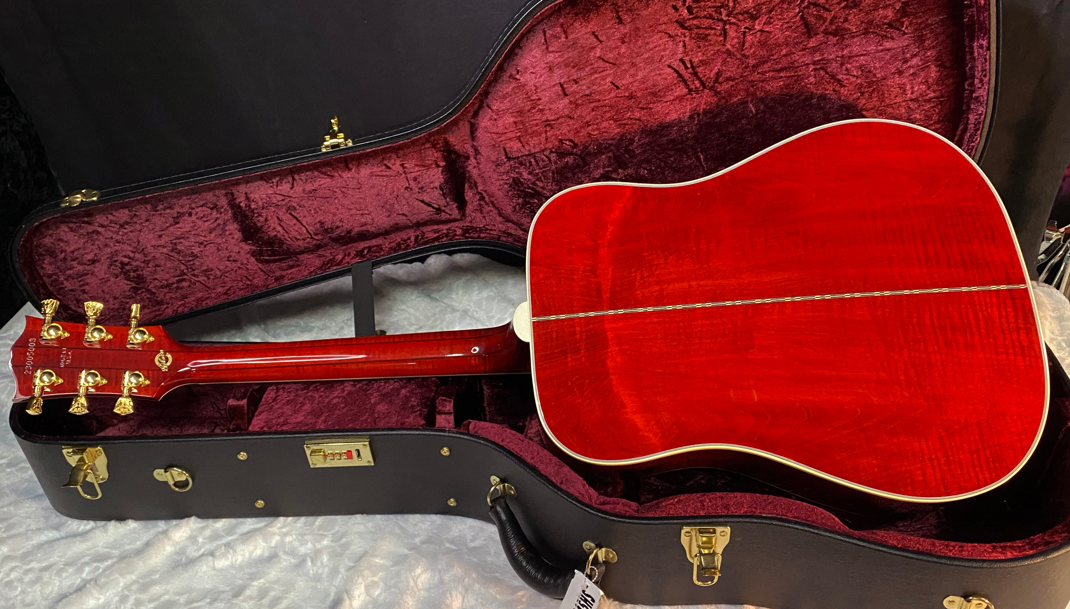 NEW! Gibson Custom Shop Dove - Doves In Flight - Authorized Dealer - 5.1 lbs - G06040