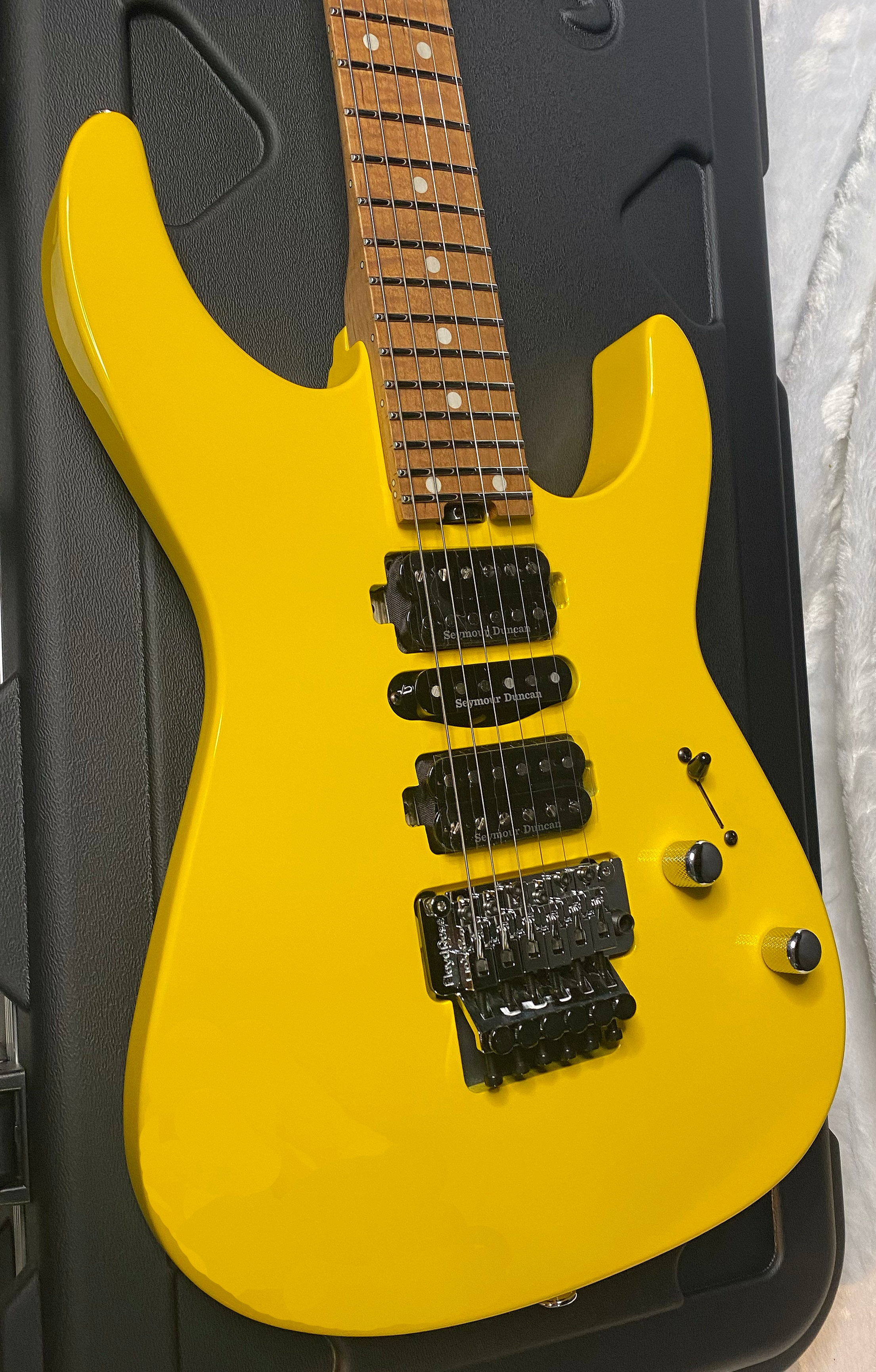 NEW ! Jackson Custom Shop Dinky HSH - Roasted Maple Neck & Fretboard - DK - Graffiti Yellow - Authorized Dealer - 8.1 lbs - G06967