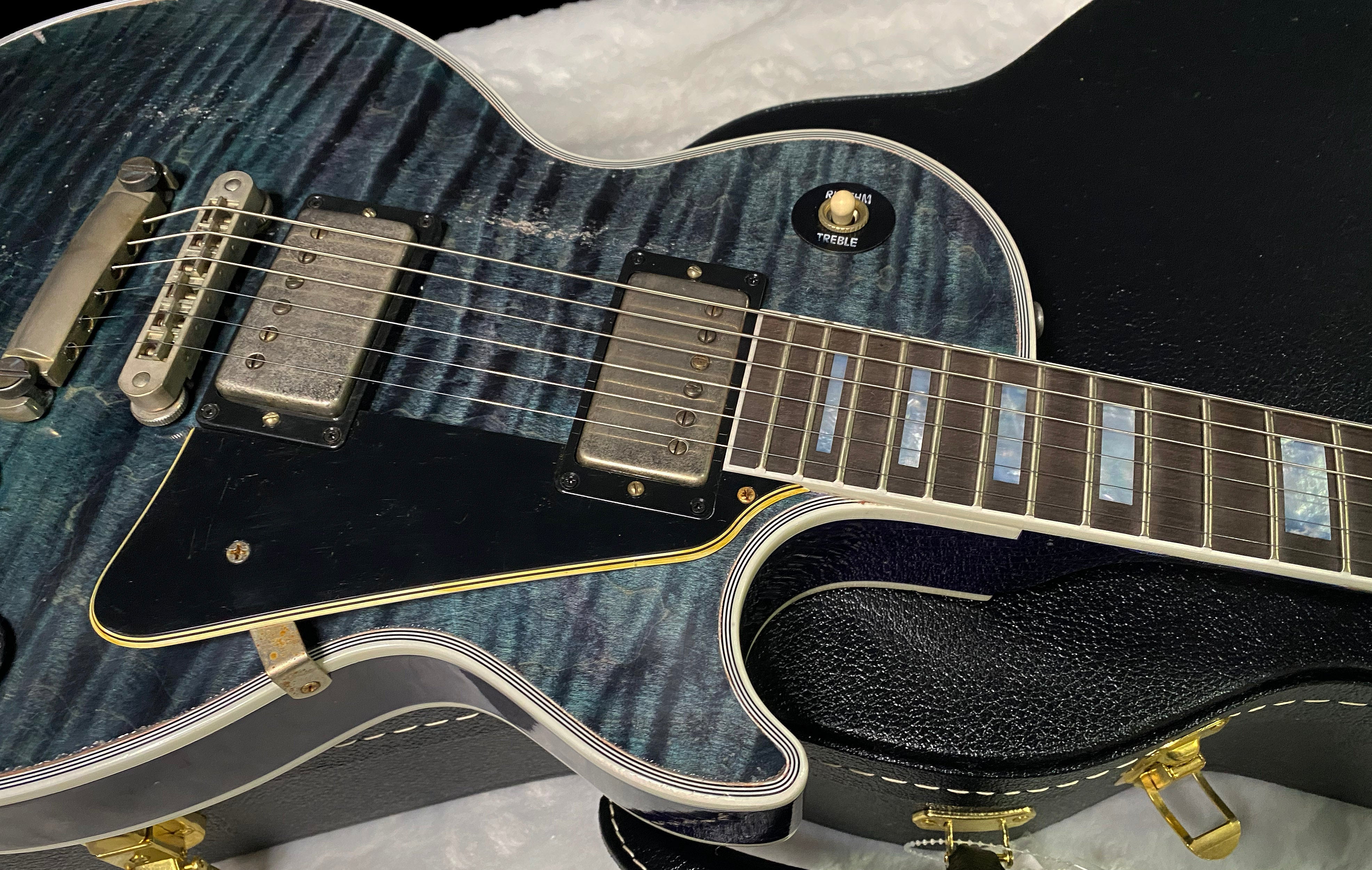 NEW! Gibson Custom Les Paul Custom AAAA Figured Monster Maple Top - Nordic Blue, Heavy Aging - 8.5lbs - G067685