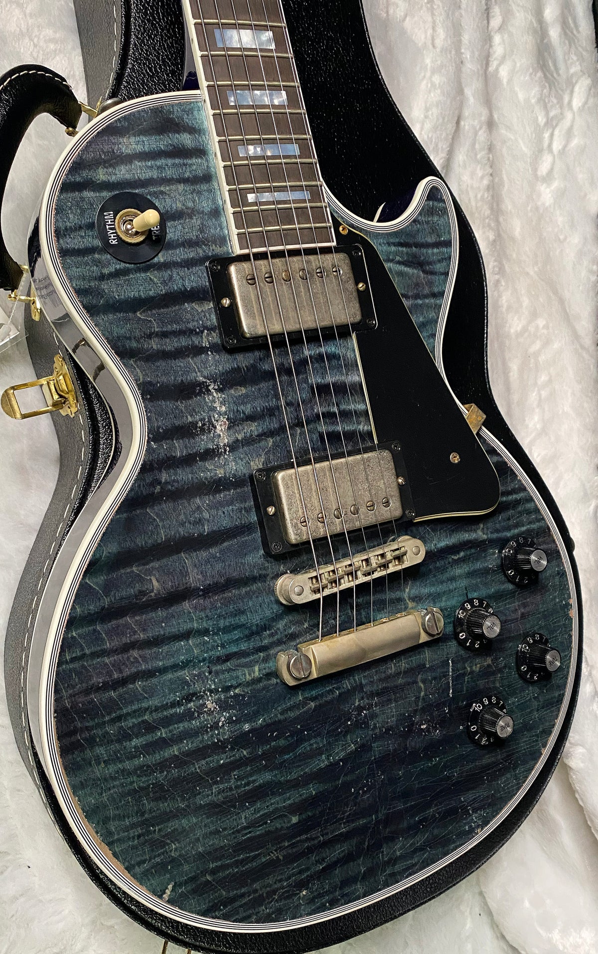 NEW! Gibson Custom Les Paul Custom AAAA Figured Monster Maple Top - Nordic Blue, Heavy Aging - 8.5lbs - G067685