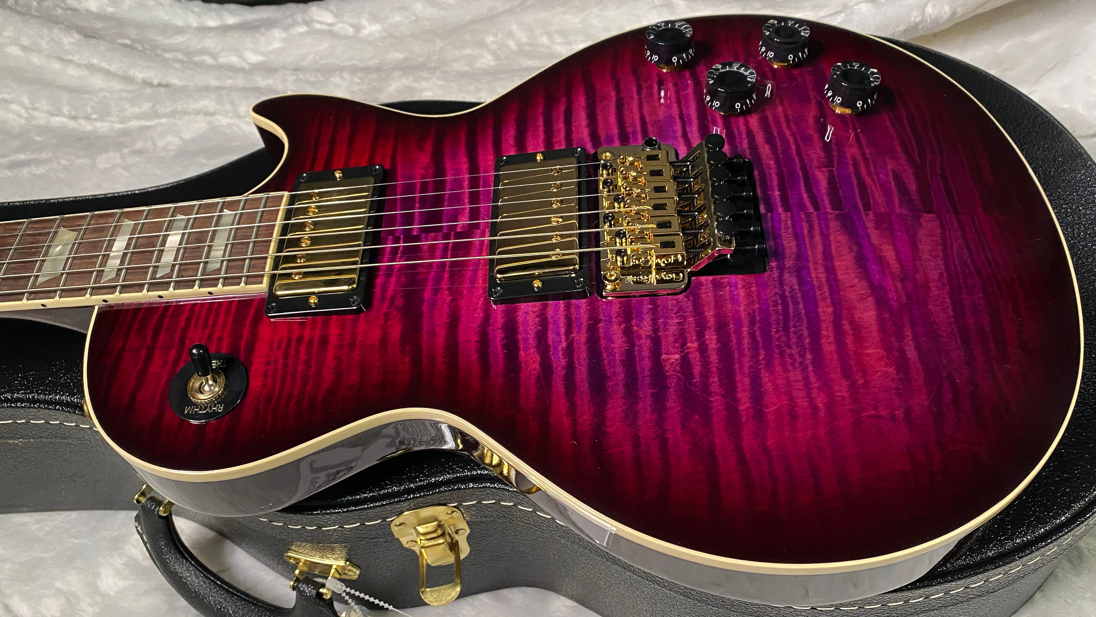 NEW! Gibson Custom Les Paul Axcess Standard Figured Top Floyd Rose Electric Guitar - Greatest Hits II - Authorized Dealer - Tri-Berry Burst - WOW! 8.45lbs - G07676