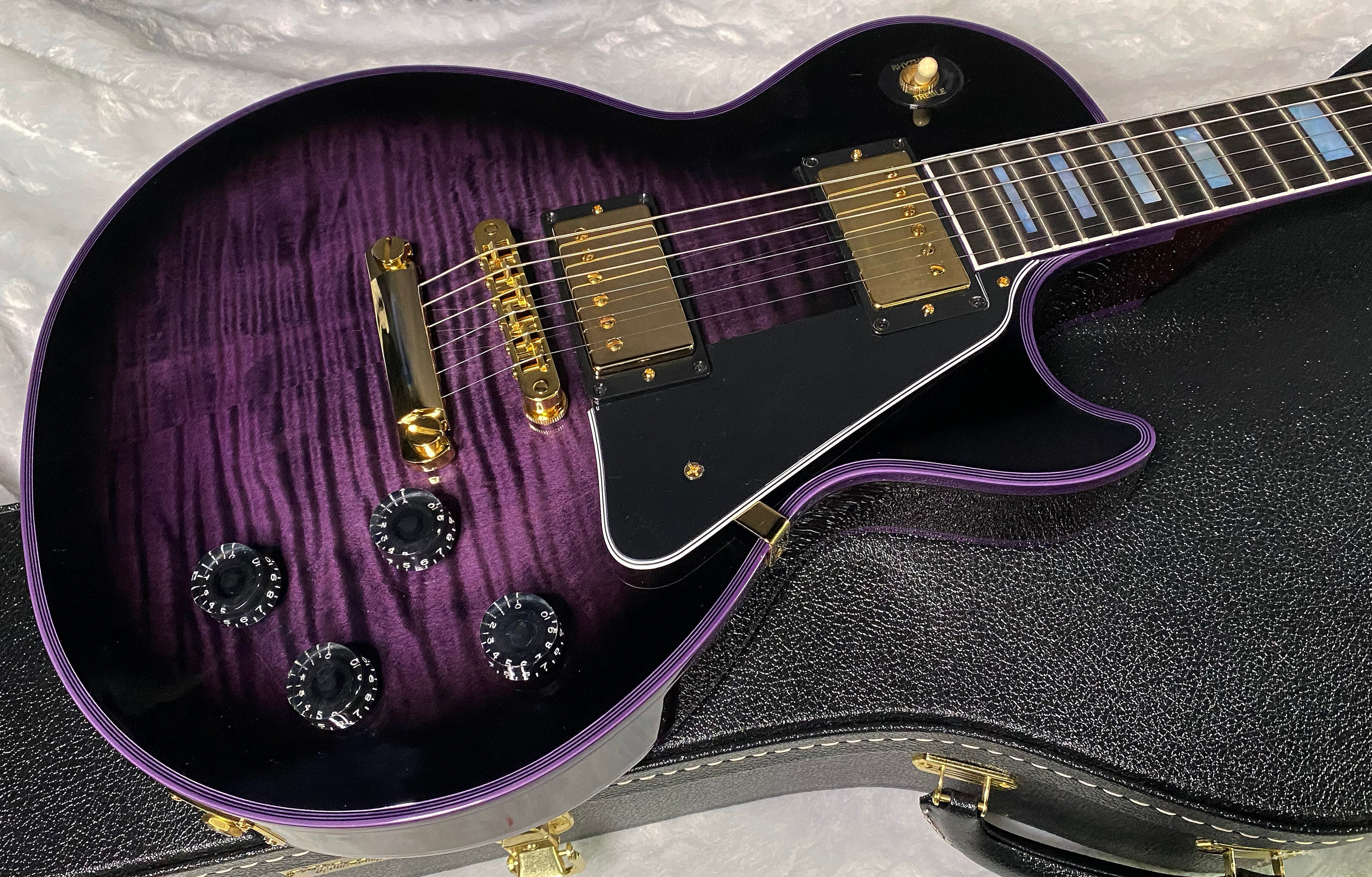 NEW! Gibson Dealer Select Custom Shop Les Paul Custom Purple Widow AAA Figured Flame Top - Authorized Dealer - 9.9 lbs - G07675