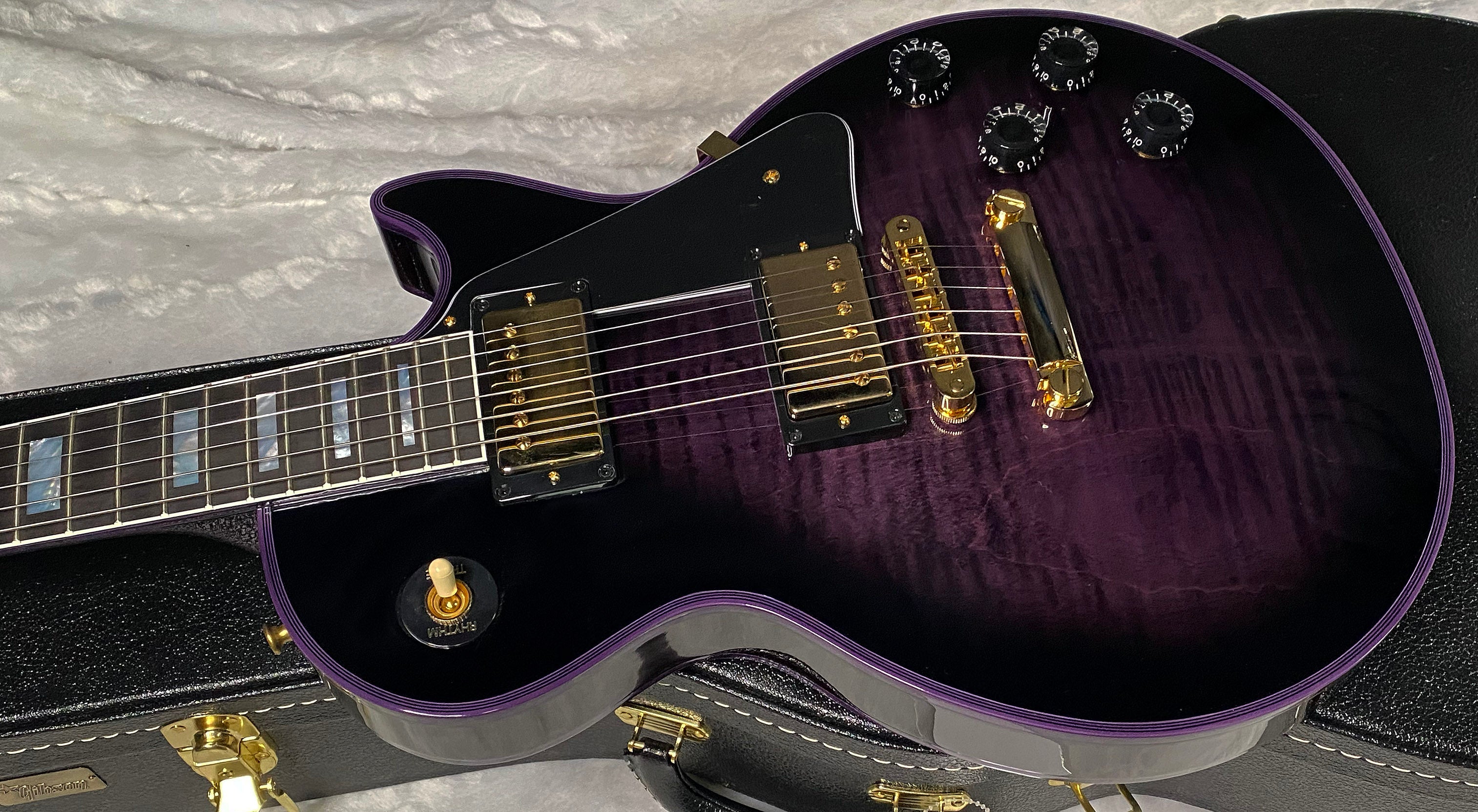 NEW! Gibson Dealer Select Custom Shop Les Paul Custom Purple Widow AAA Figured Flame Top - Authorized Dealer - 9.9 lbs - G07675