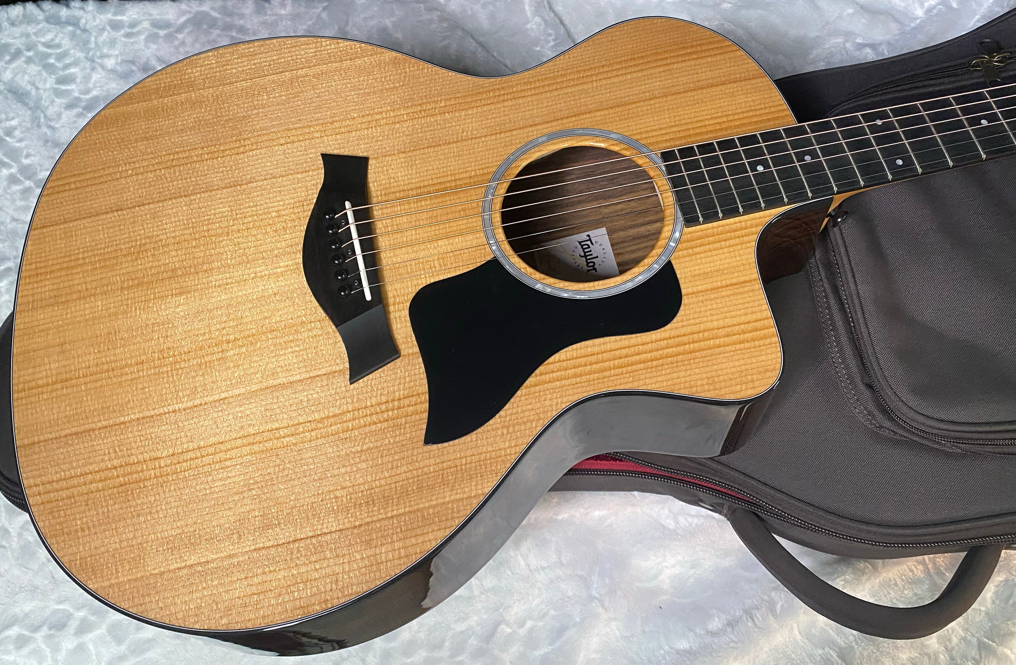 NEW! Taylor 214ce Plus Grand Auditorium Acoustic-Electric Guitar Natural Finish - 4.7lbs - Authorized Dealer - G06248