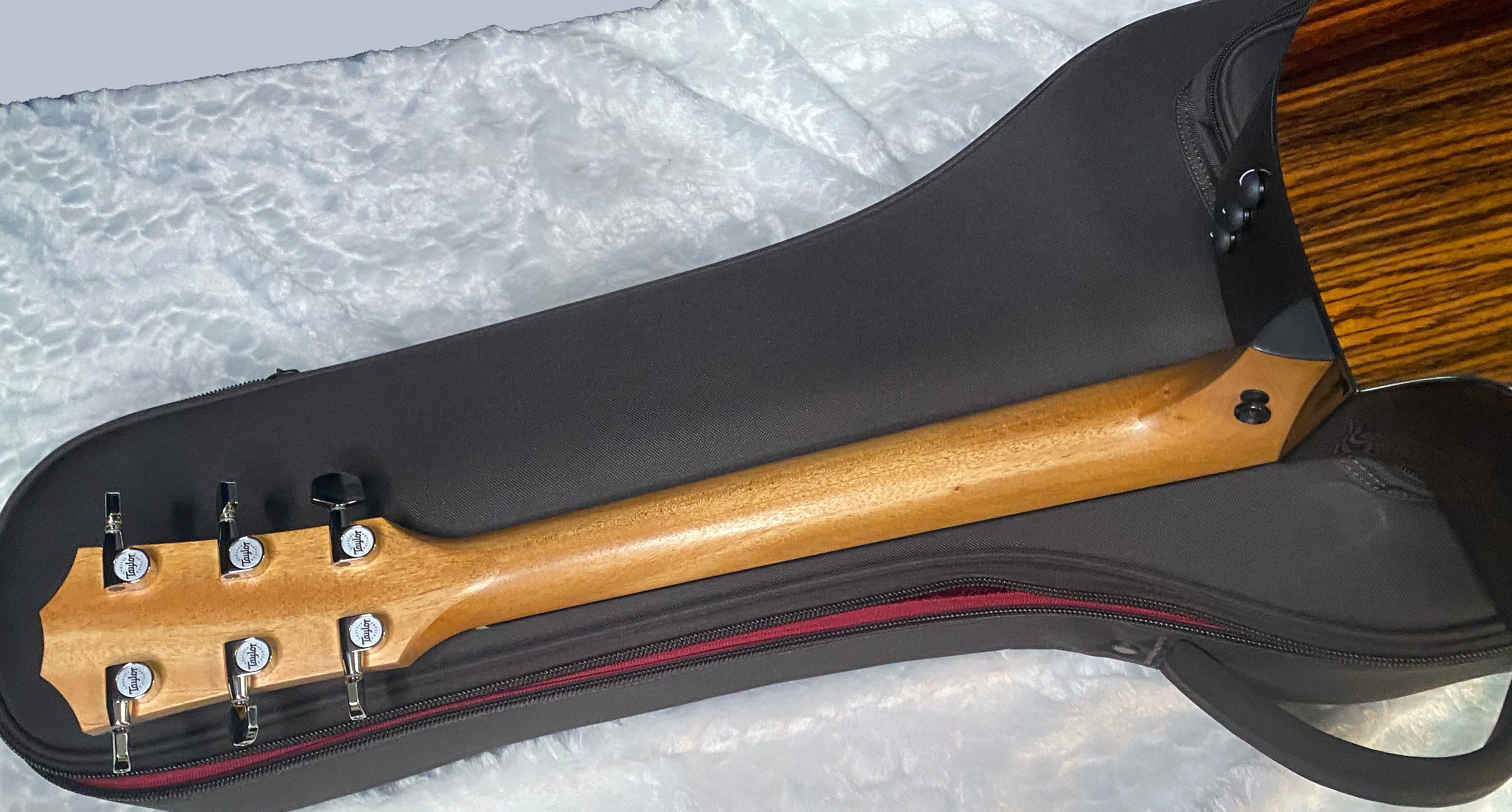 NEW! Taylor 214ce Plus Grand Auditorium Acoustic-Electric Guitar Natural Finish - 4.7lbs - Authorized Dealer - G06248