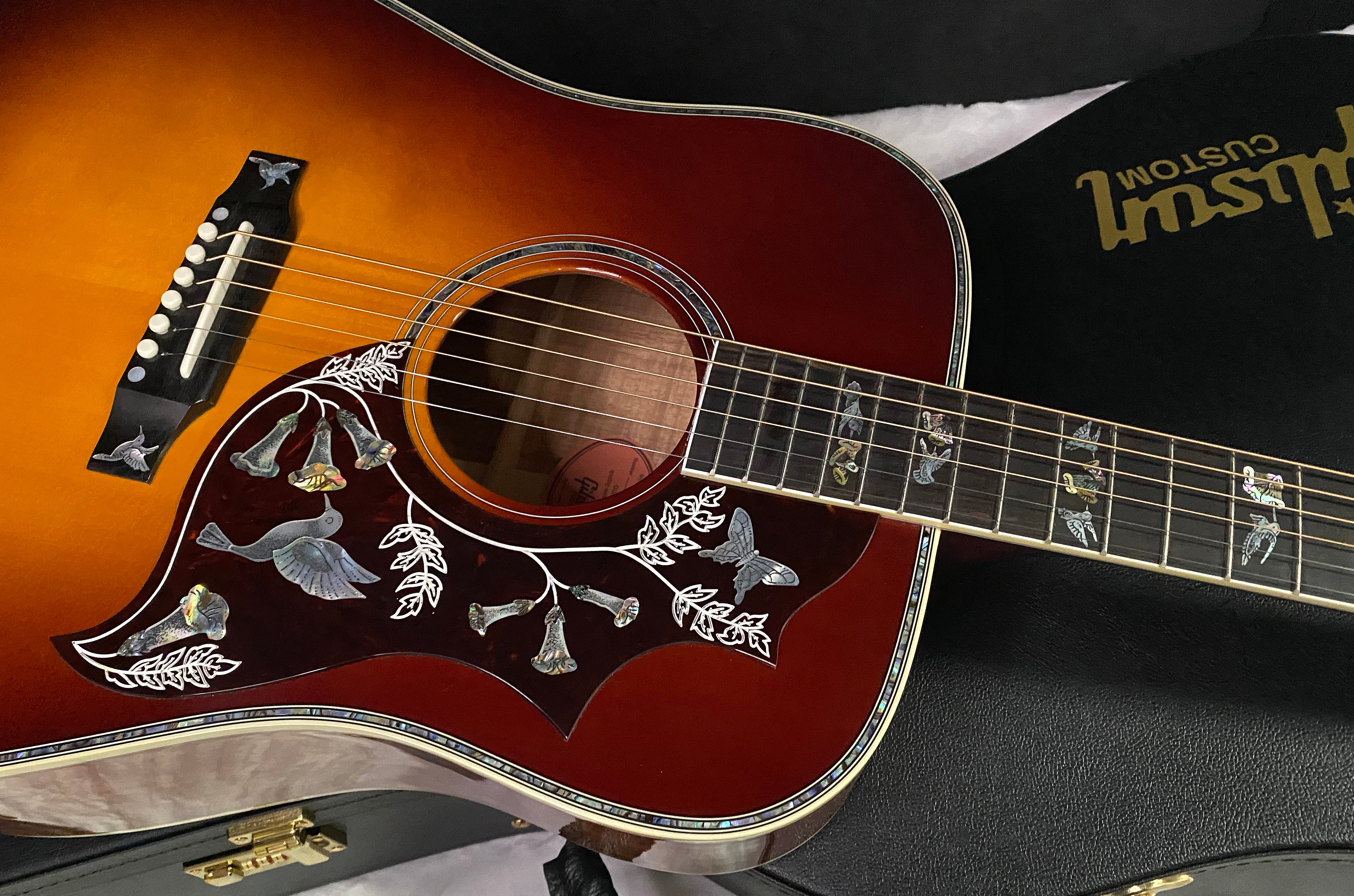 NEW! Gibson Hummingbird Custom Koa - Dealer Select - Autumnburst - Authorized Dealer - Custom Shop - 4.6 lbs - G07696