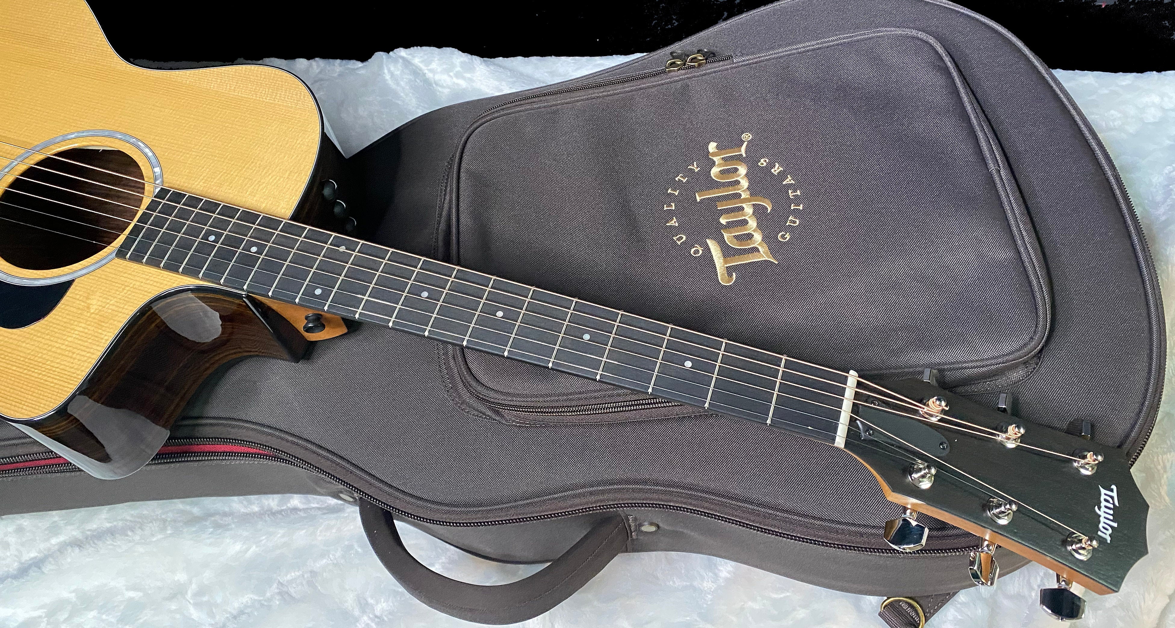 NEW! Taylor 214ce Plus Grand Auditorium Acoustic-Electric Guitar Natural Finish - 4.9lbs - Authorized Dealer - G06268