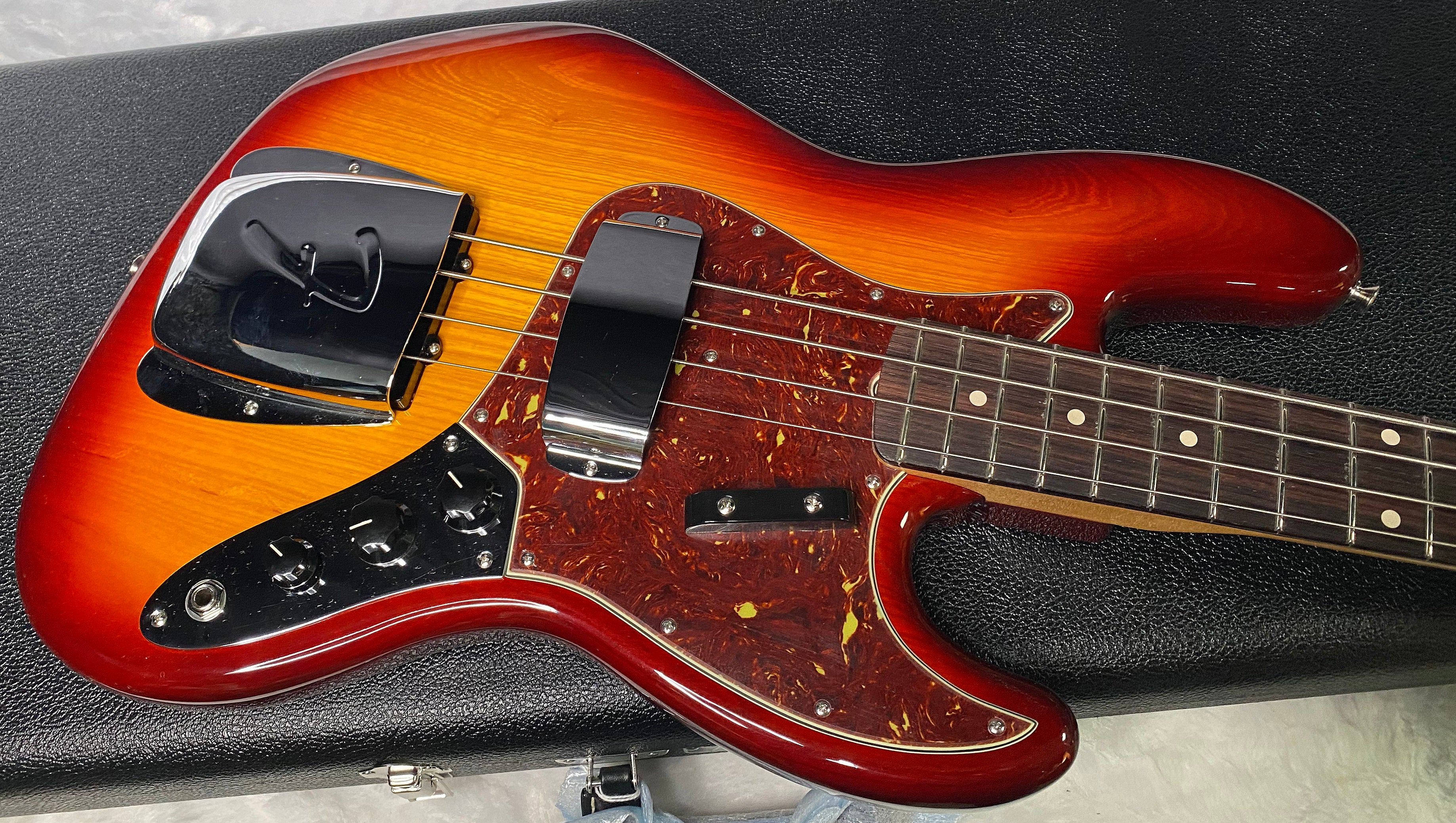 NEW! Fender Custom Shop 64 Jazz Bass NOS - Ash Body - Aged Cherry Sunburst - 9.7 lbs - Authorized Dealer - G06980