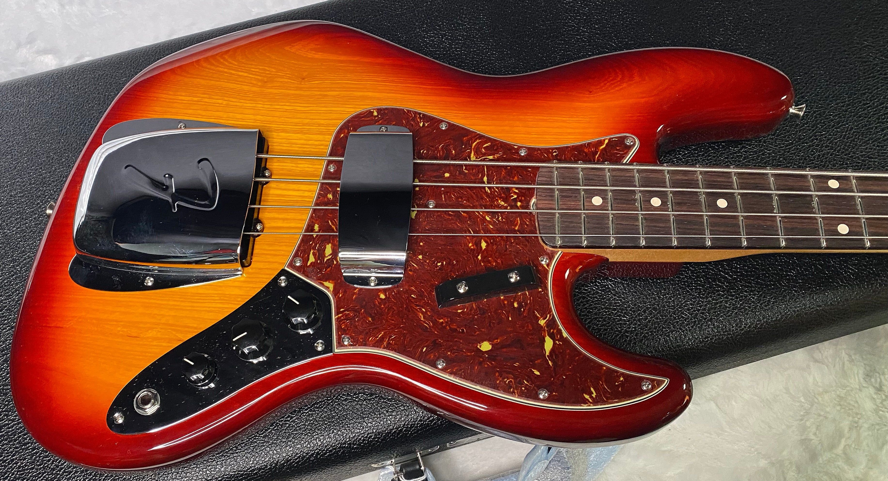 NEW! Fender Custom Shop 64 Jazz Bass NOS - Ash Body - Aged Cherry Sunburst - 9.7 lbs - Authorized Dealer - G06980
