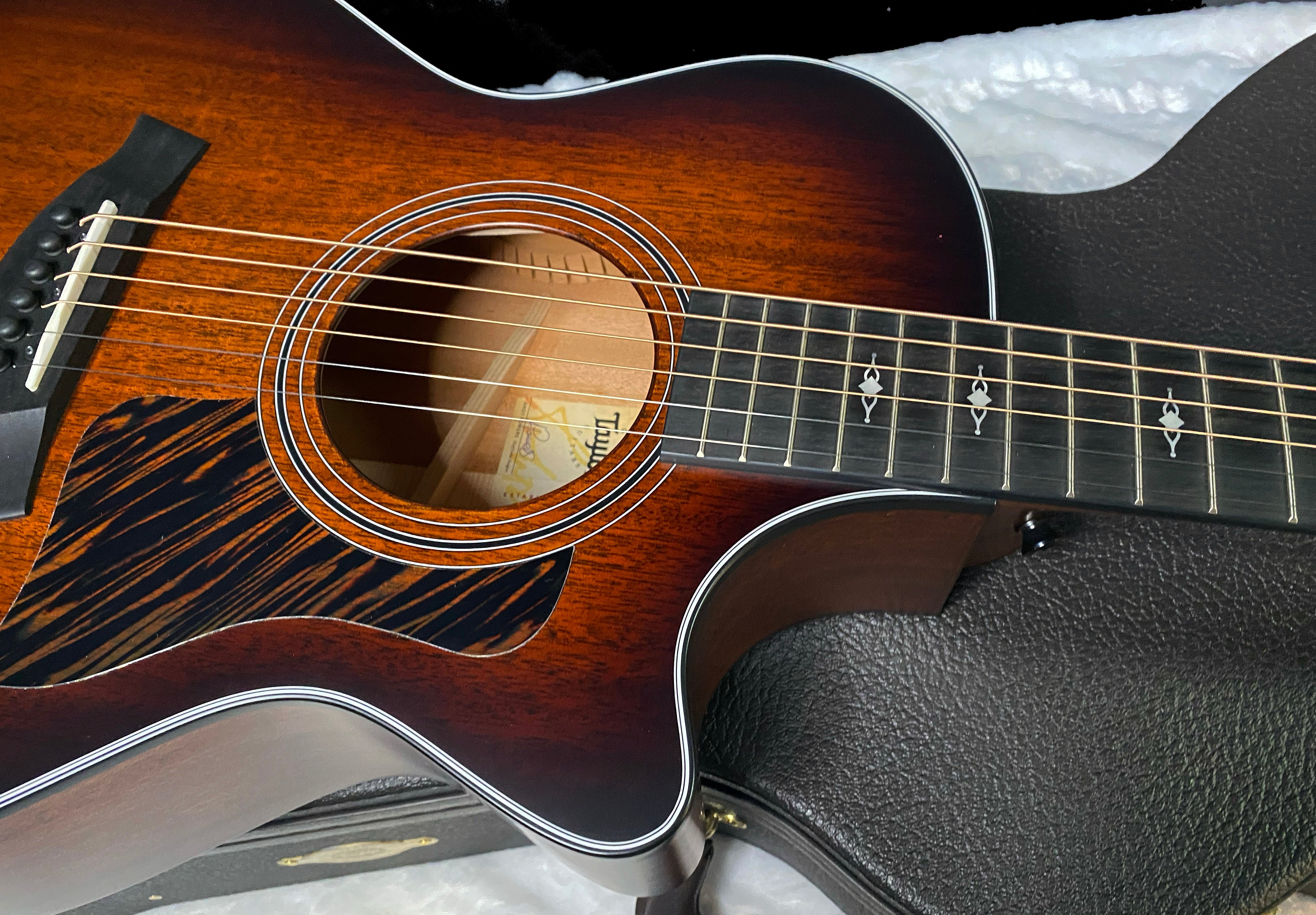 NEW! Taylor 322ce V-Class Grand Concert Acoustic-Electric Guitar - Tobacco - Authorized Dealer - 4.35lbs SN 1210145037