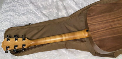 NEW! Taylor Big Baby Taylor BBT - Natural - 3.75lbs - Authorized Dealer - G06201