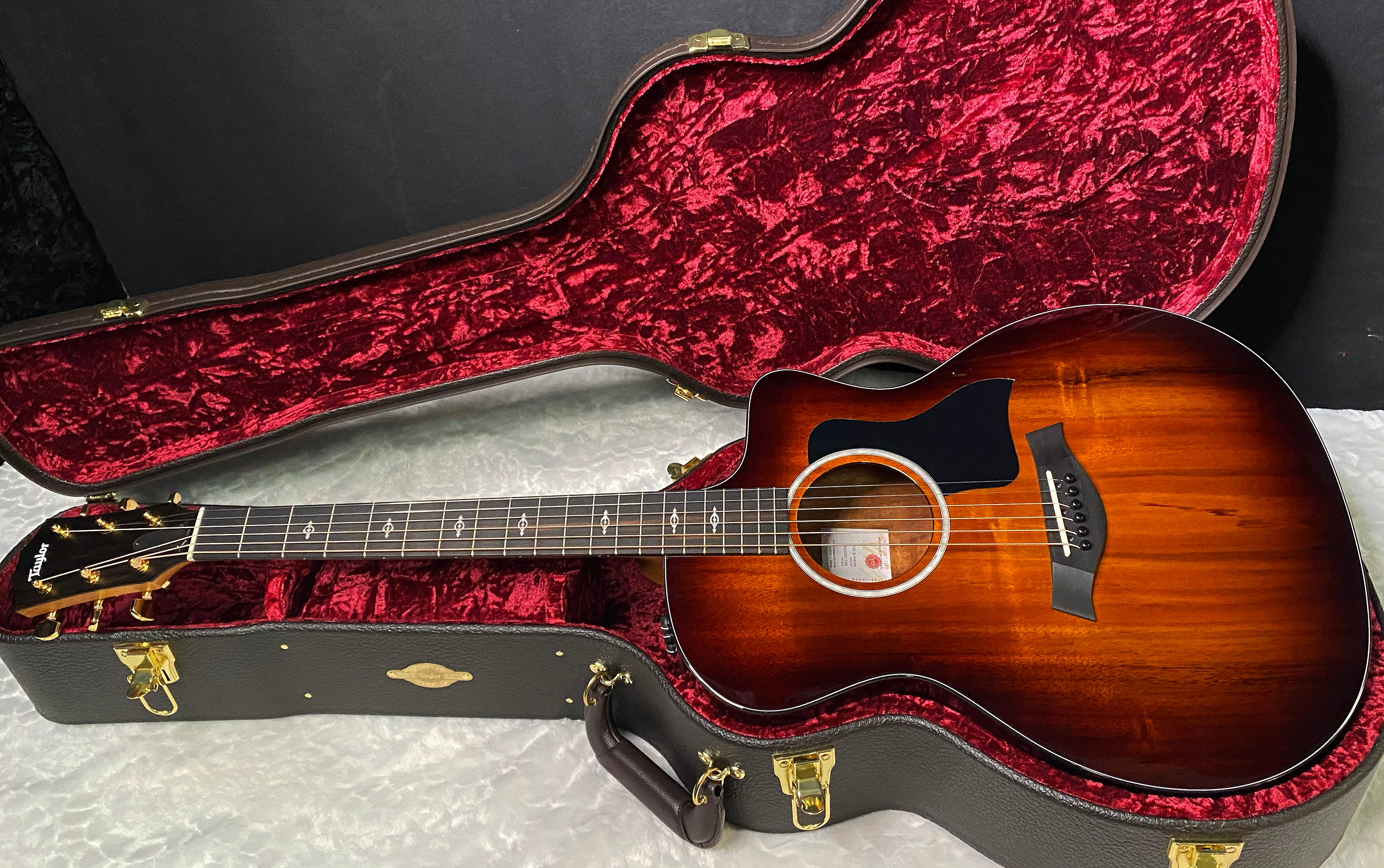 NEW! Taylor 224ce-K DLX Grand Auditorium Acoustic-Electric Guitar - Tobacco - 4.8lbs - Authorized Dealer - G06222