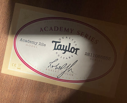 NEW! Taylor - Academy 22e Acoustic-electric Guitar - Natural - 4.25lbs - Authorized Dealer - G06270
