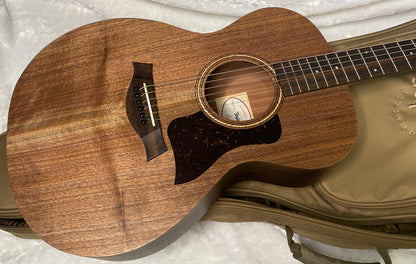 NEW! Taylor - Academy 22e Acoustic-electric Guitar - Natural - 4.25lbs - Authorized Dealer - G06270