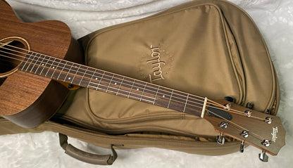 NEW! Taylor - Academy 22e Acoustic-electric Guitar - Natural - 4.25lbs - Authorized Dealer - G06270