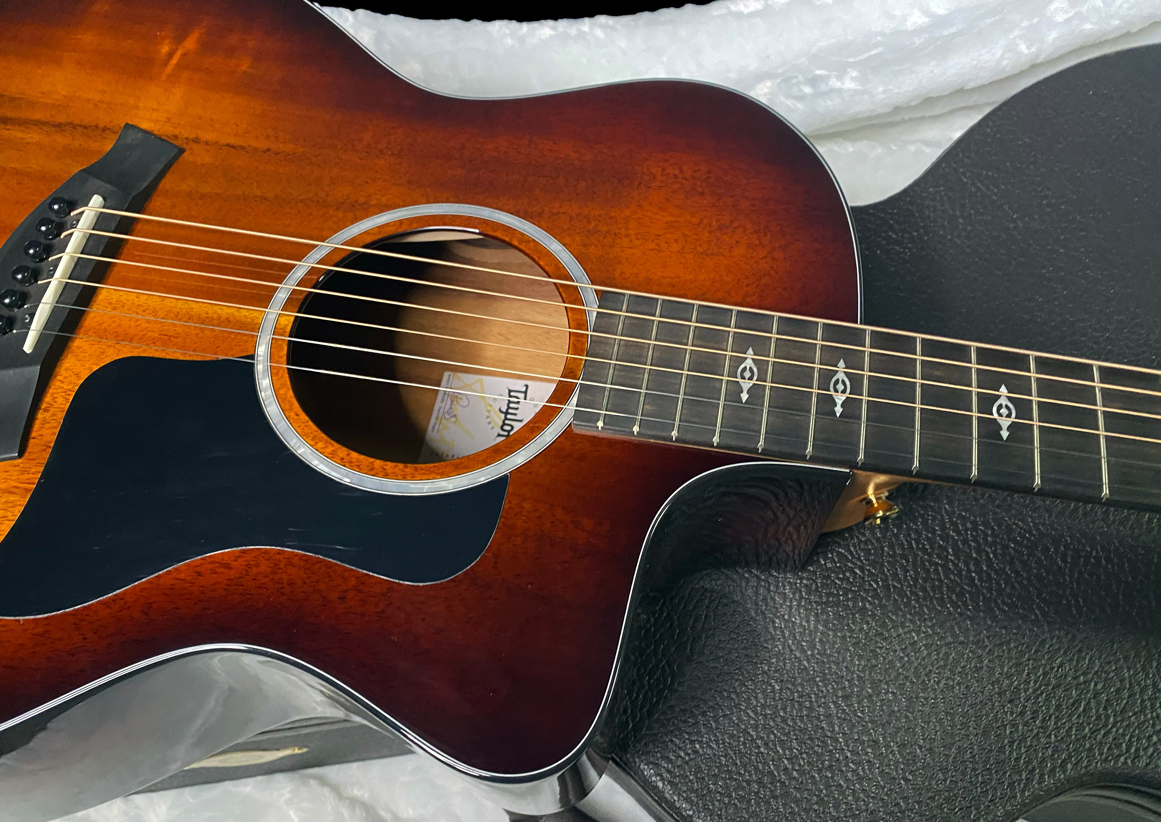 NEW! Taylor 224ce-K DLX Grand Auditorium Acoustic-Electric Guitar - Tobacco - 4.8lbs - Authorized Dealer - G06249