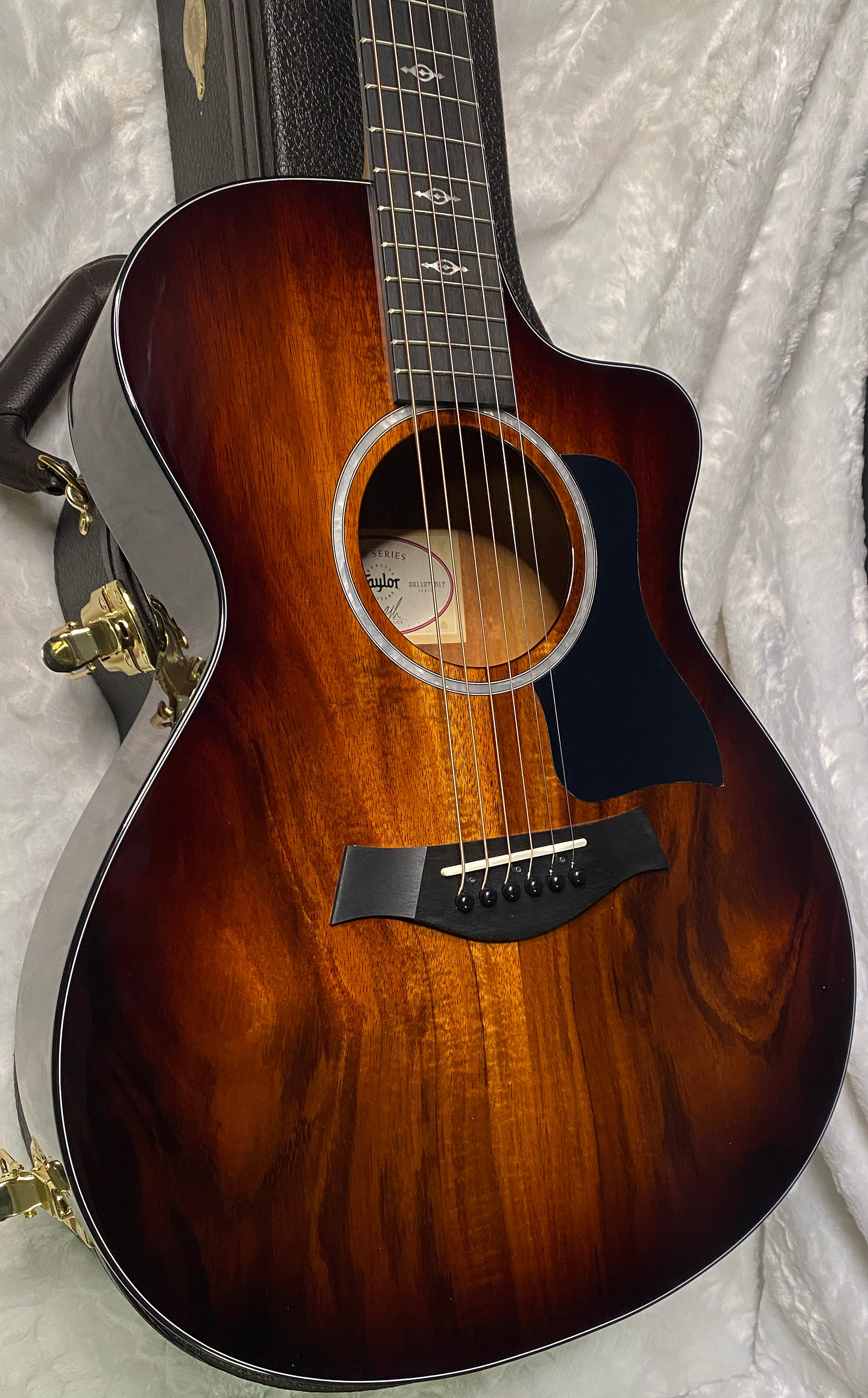 NEW! Taylor 222ce-K DLX Grand Concert Acoustic-Electric Guitar - Tobacco - 4.6lbs - Authorized Dealer - G06251