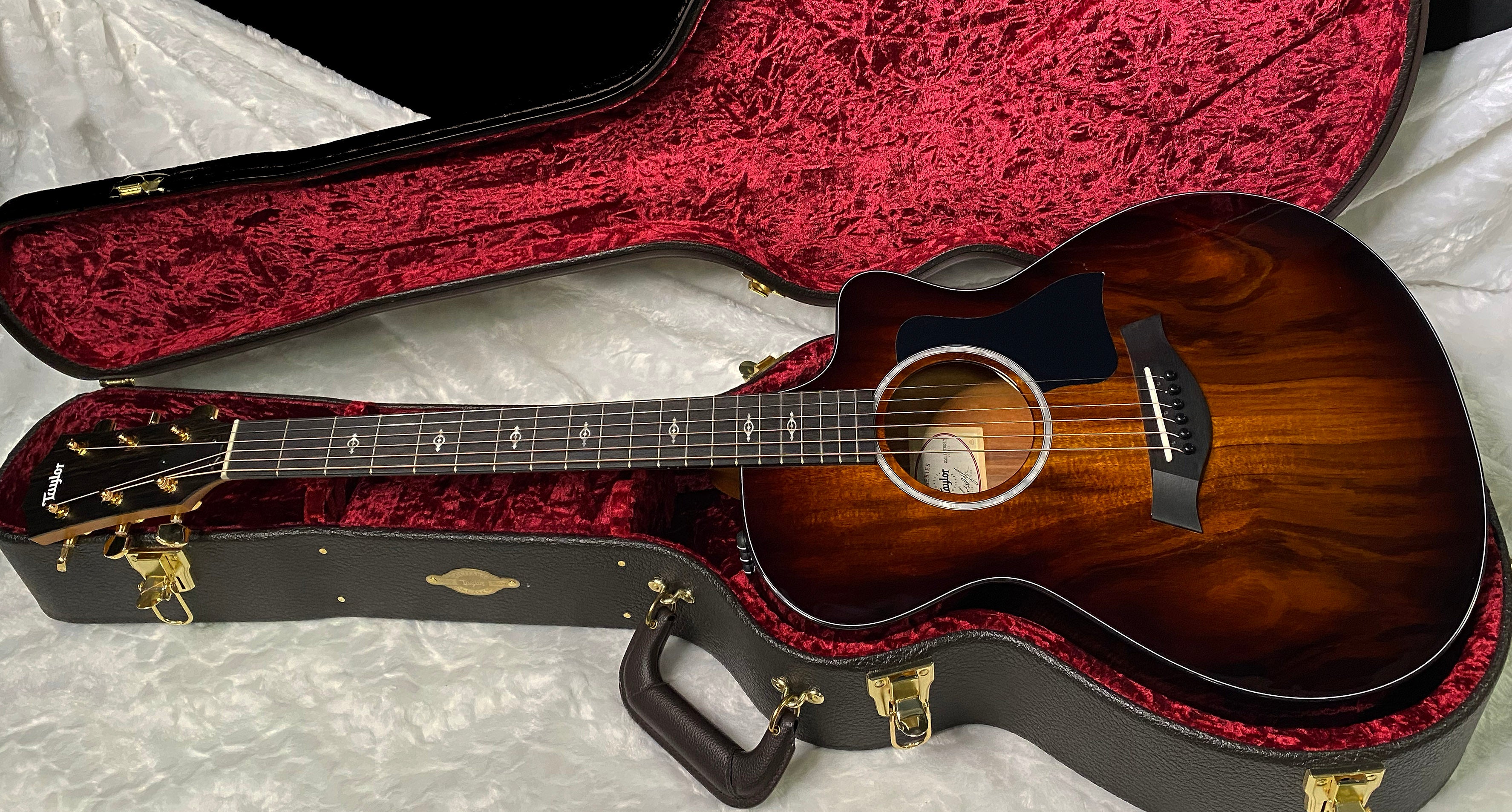 NEW! Taylor 222ce-K DLX Grand Concert Acoustic-Electric Guitar - Tobacco - 4.6lbs - Authorized Dealer - G06251