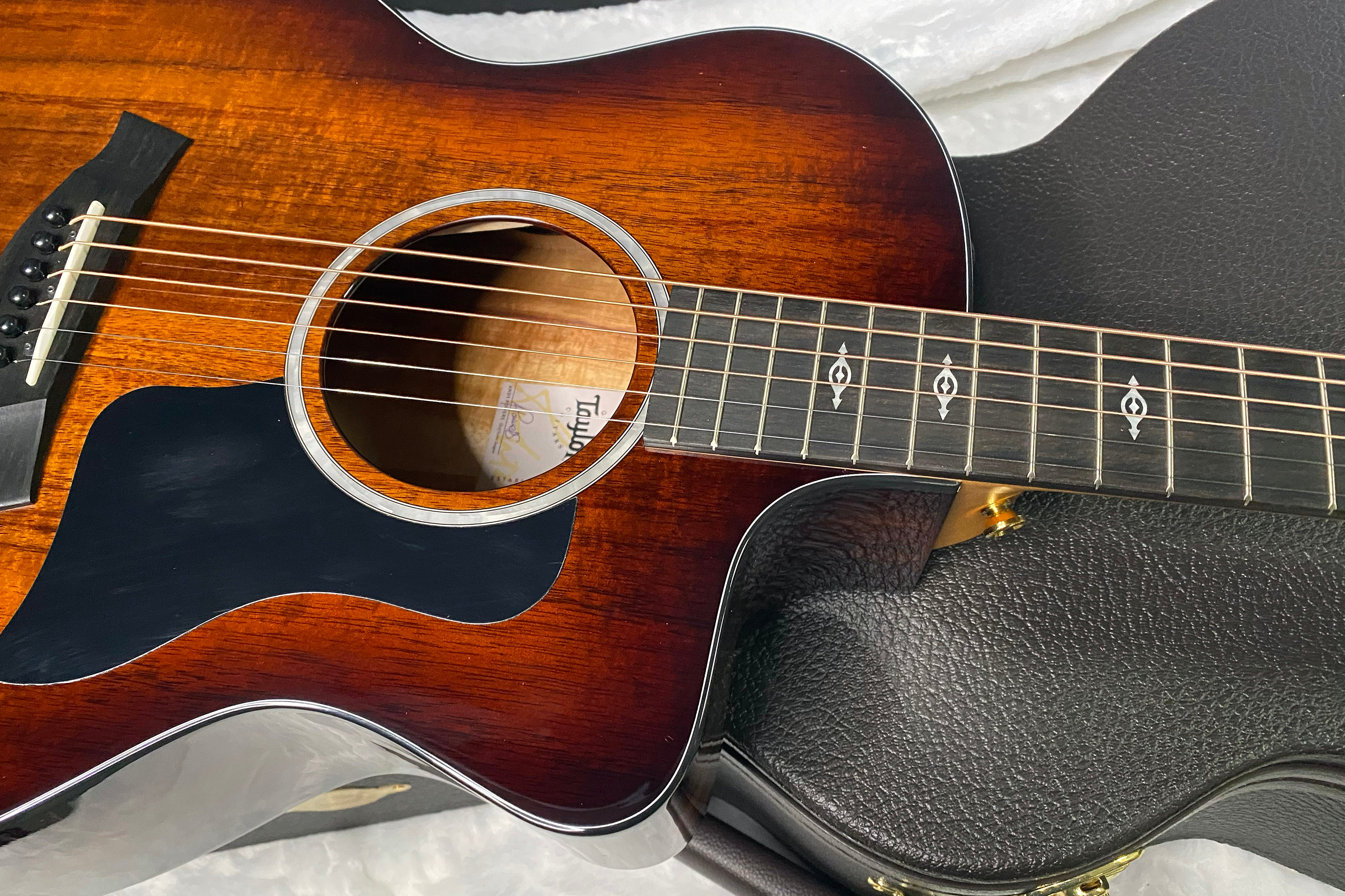 NEW! Taylor 224ce-K DLX Grand Auditorium Acoustic-Electric Guitar - Tobacco - 4.85lbs - Authorized Dealer - G06250