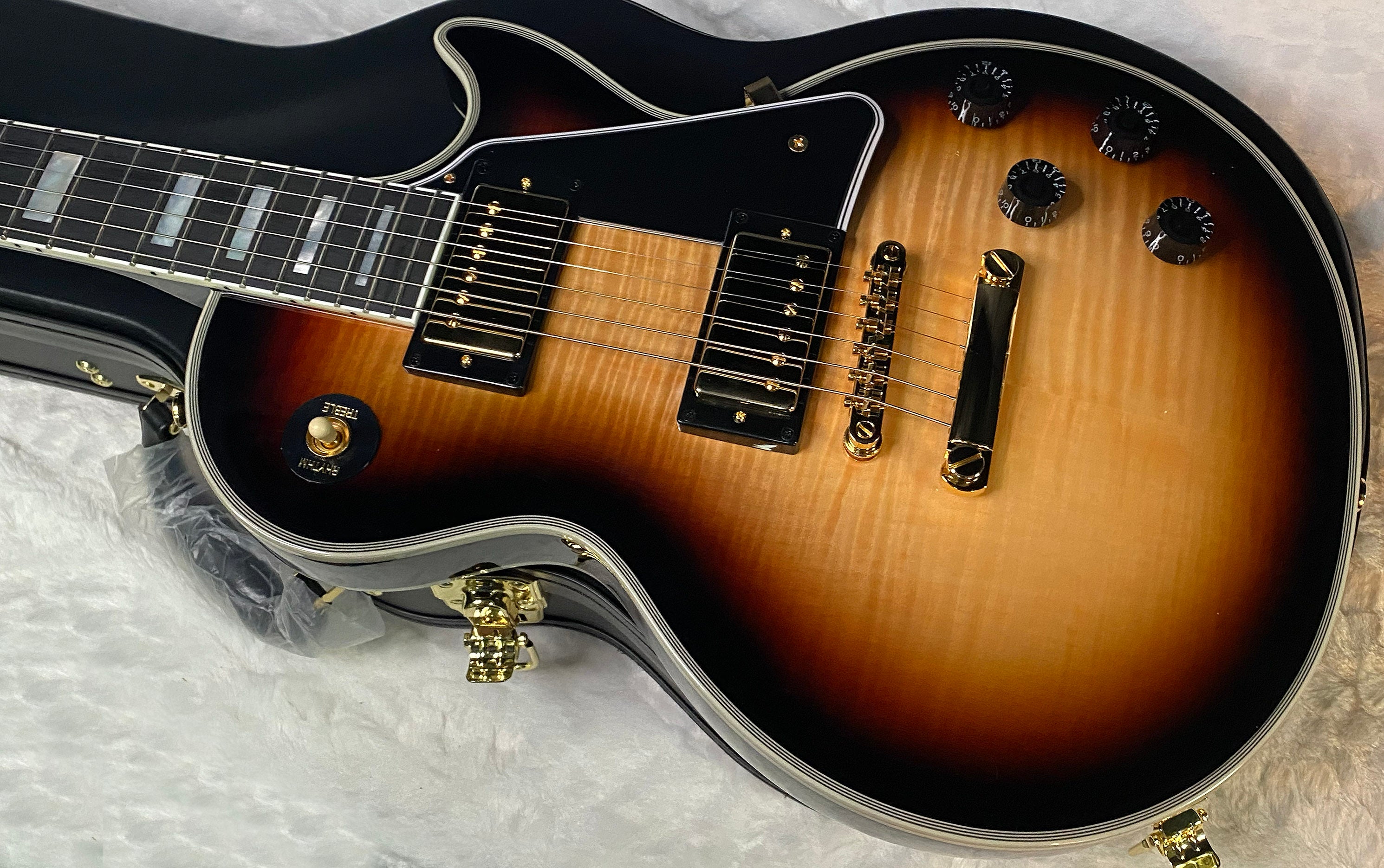 NEW ! Epiphone Les Paul Custom Inspired by Gibson Electric Guitar - Flame Top - Only 10.1 lbs - Authorized Dealer - G06994