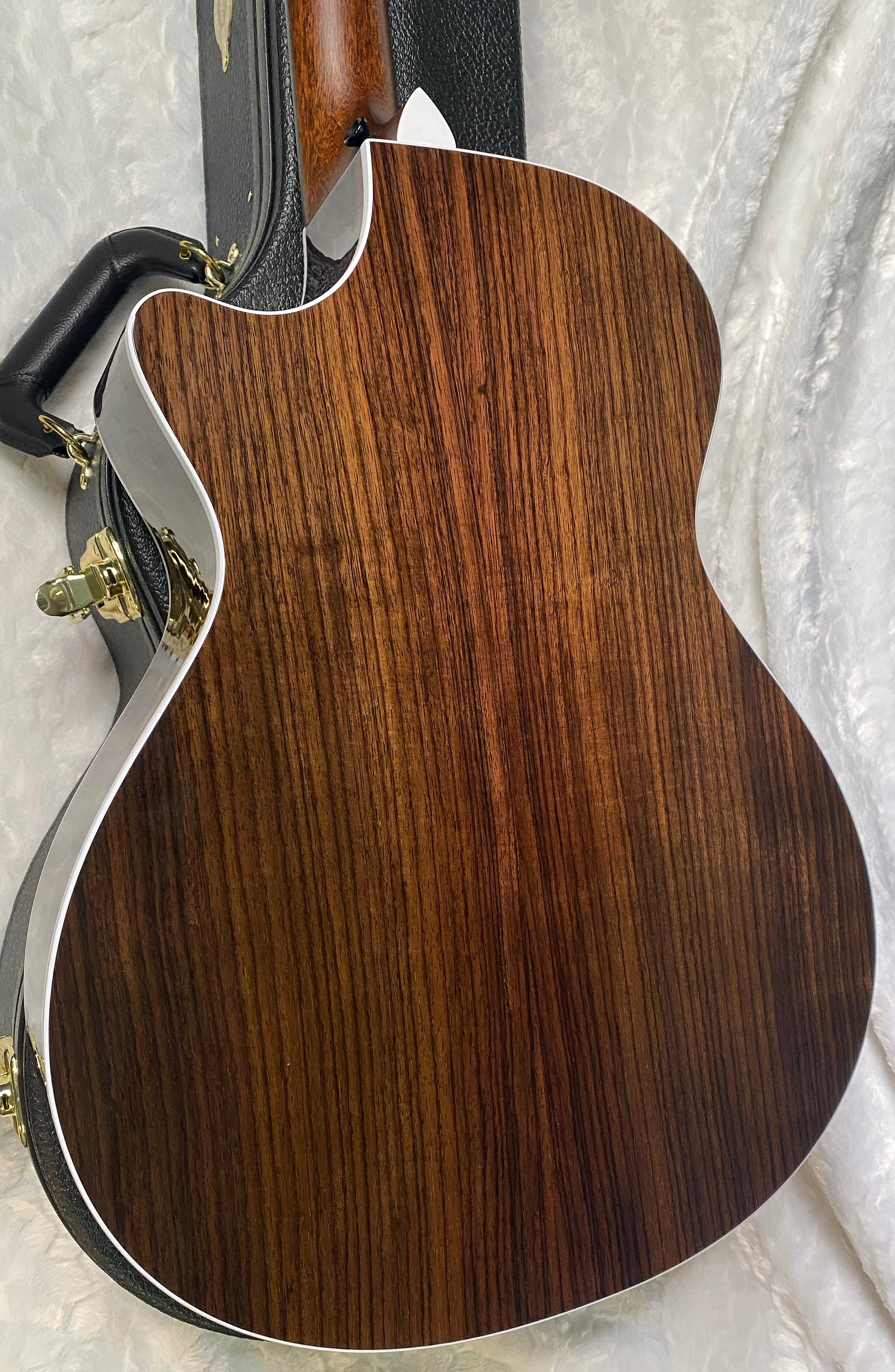 NEW! Taylor 412ce V-Class Acoustic-Electric Guitar - Natural - Authorized Dealer - 4.65 lbs - G06276