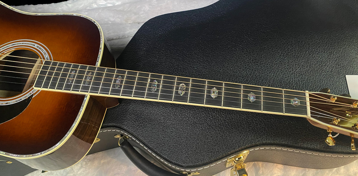 NEW ! Martin D-41 - NEW Spec - 10Y25D41AMBERTONE - Authorized Dealer - Ambertone Finish - 4.3lbs - G07742
