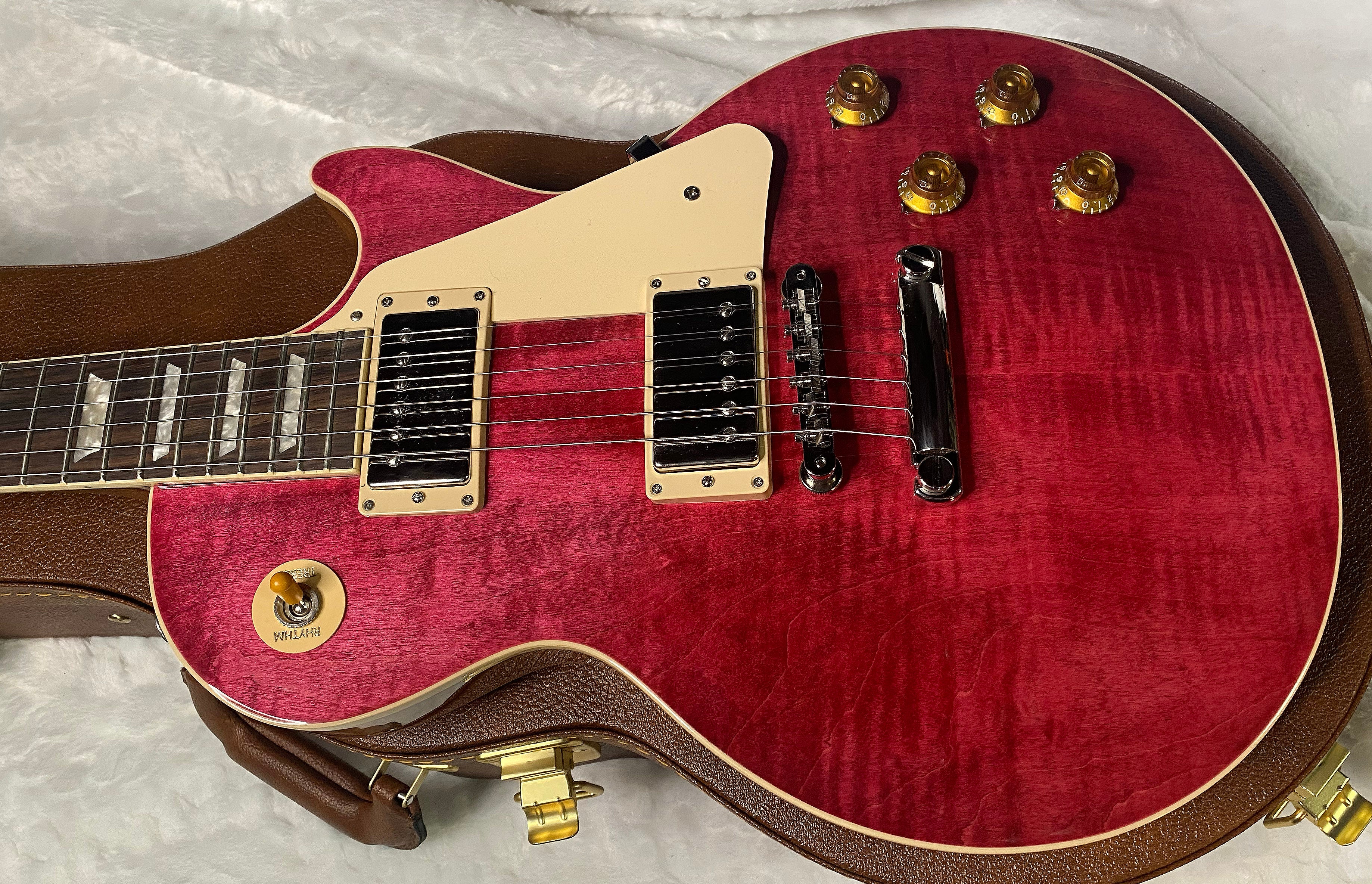 NEW! ! Gibson Les Paul 50's Standard - Translucent Fuchsia - Beautiful Flame Maple Top - Authorized Dealer - Only 8.9 lbs - G06321