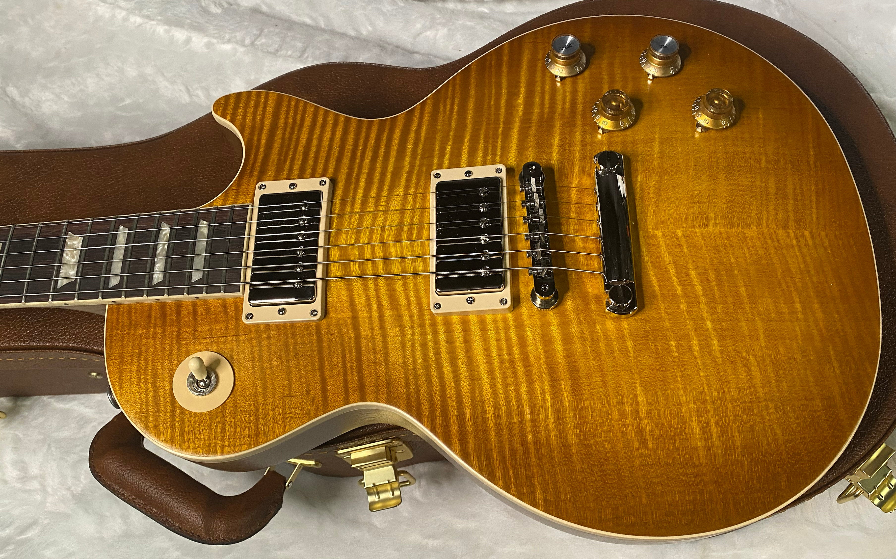 NEW ! Gibson Kirk Hammett "Greeny” Les Paul Standard﻿﻿ Greeny Burst - MONSTER TOP - BEST WE HAVE SEEN ON A GREENY - WOW - 8.9 lbs - Authorized Dealer - G06314