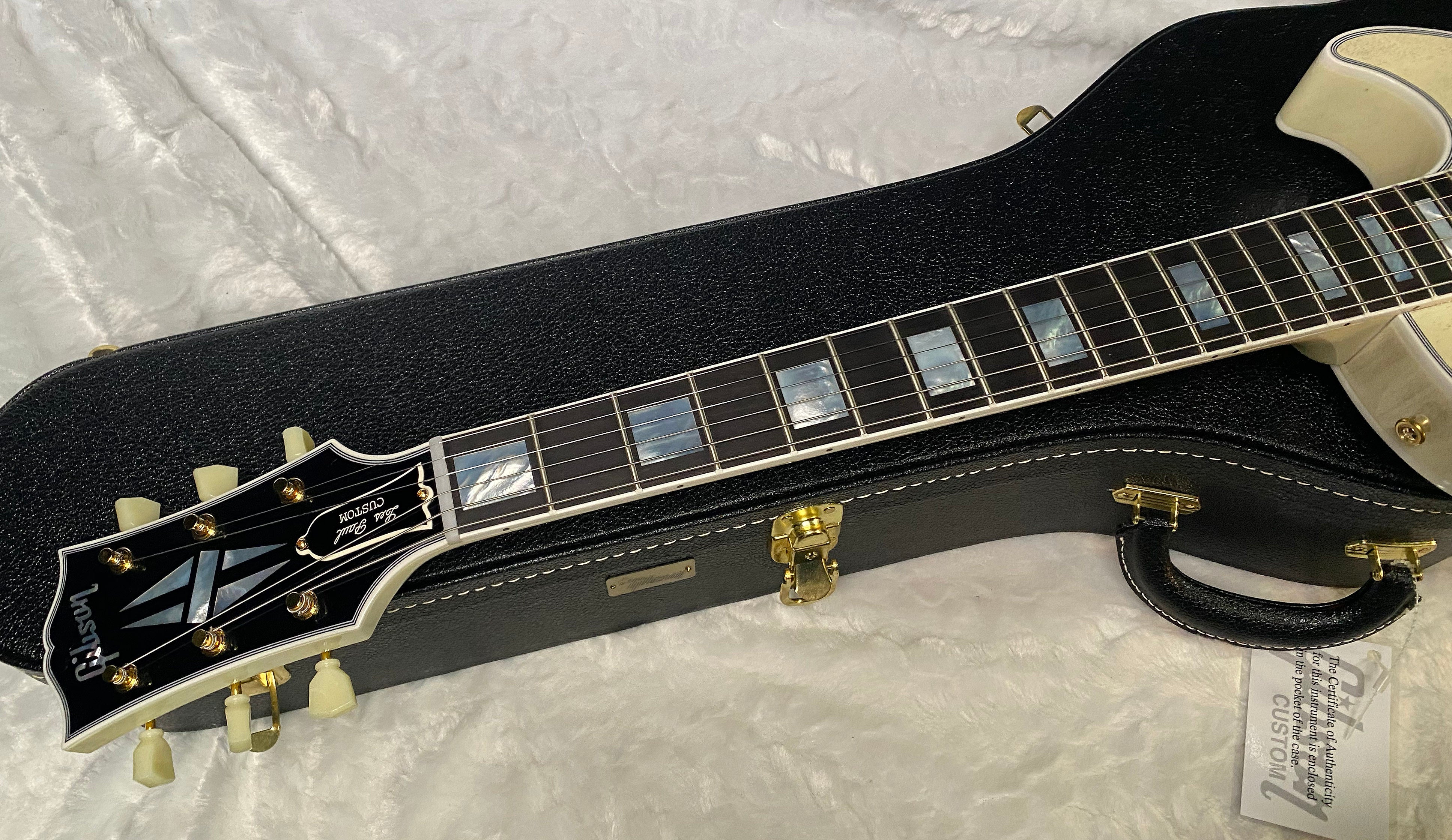 NEW ! Gibson Custom Shop Historic '54 Les Paul Custom Reissue Dealer Select - P-90's Staple Pick-Up - TV White - VOS - Authorized Dealer - Only 8.9 lbs - G07004
