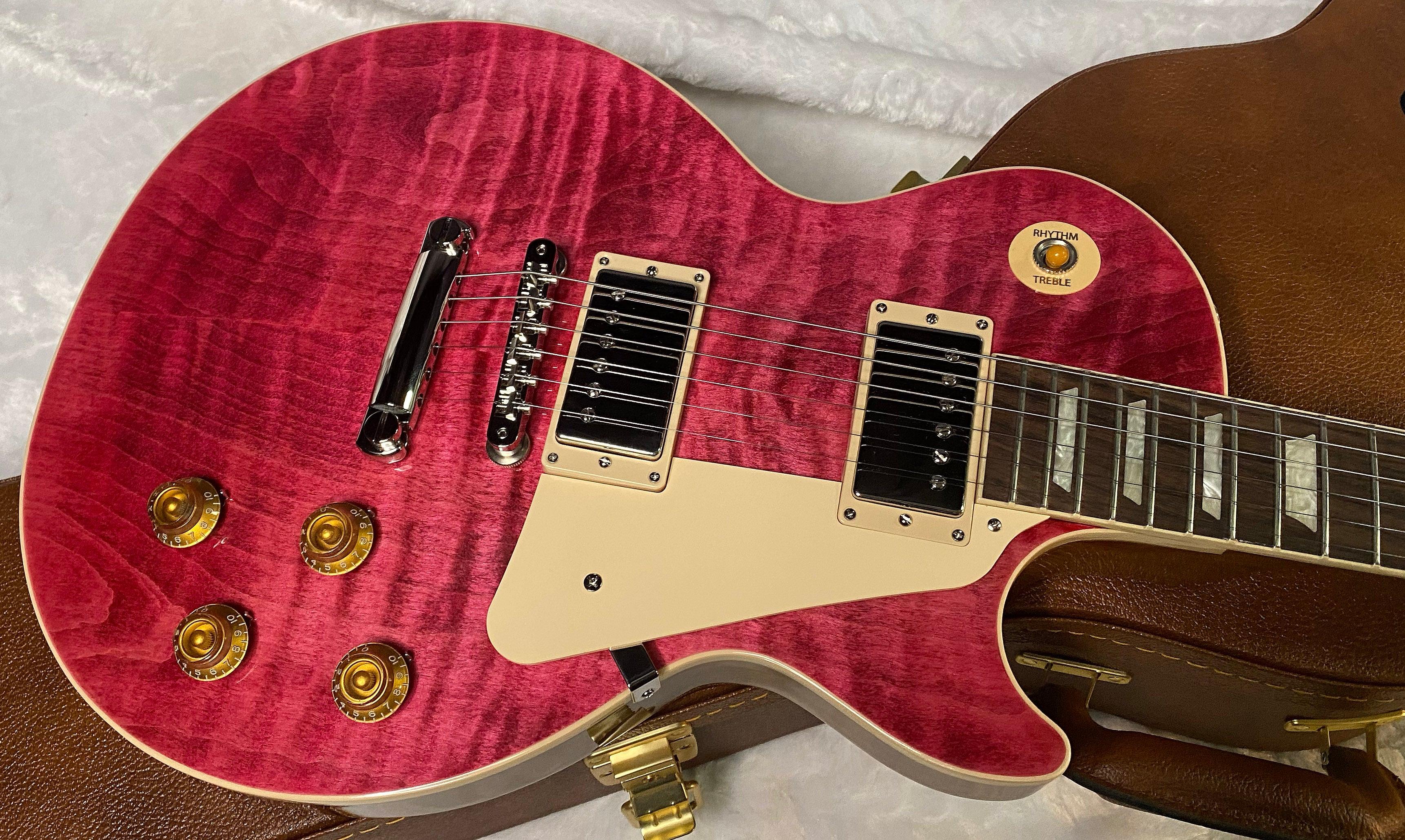 NEW! ! Gibson Les Paul 50's Standard - Translucent Fuchsia - Monster Flame Maple Top - Authorized Dealer - Only 9.2 lbs - G06322