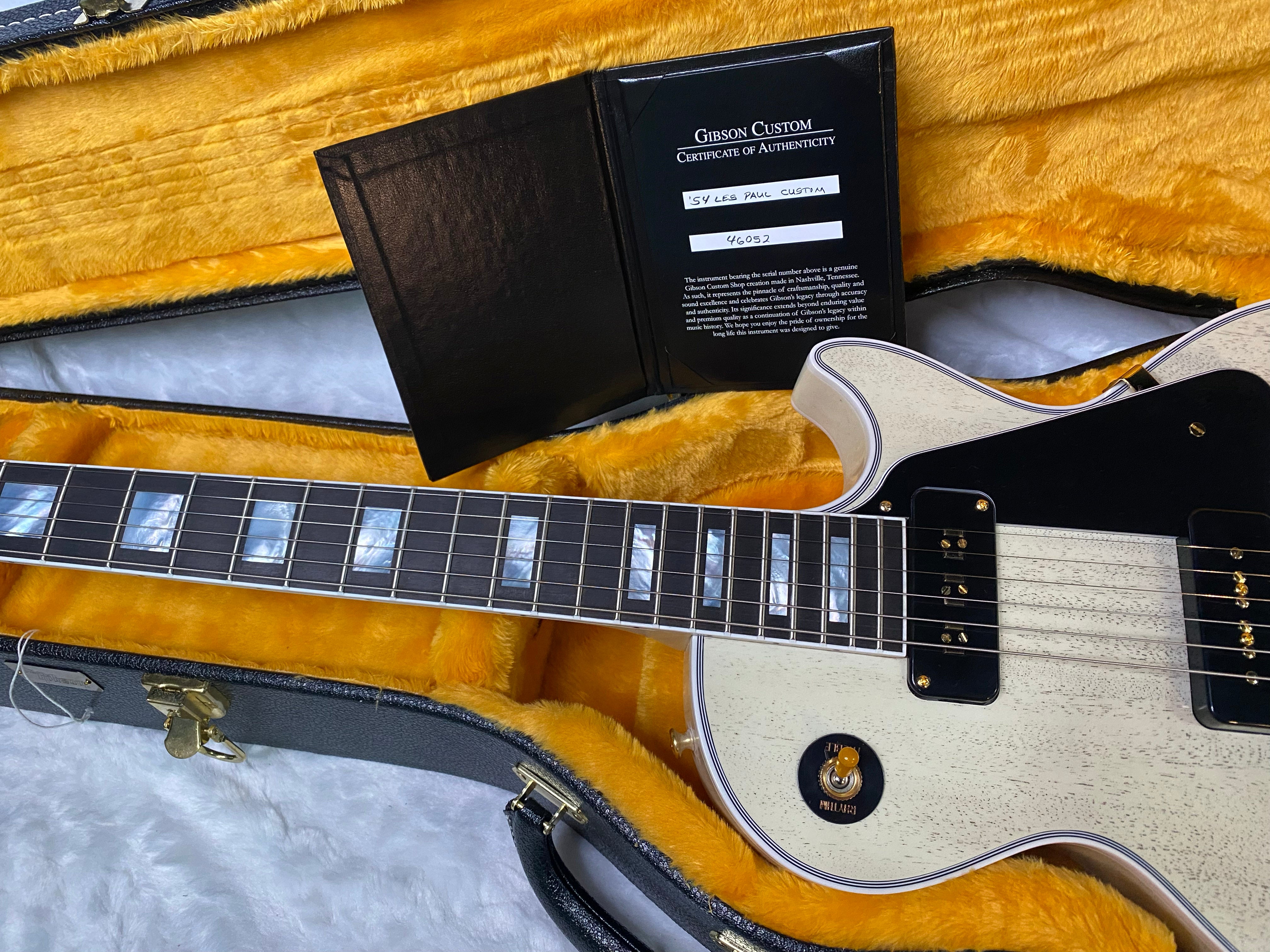 NEW ! Gibson Custom Shop Historic '54 Les Paul Custom Reissue Dealer Select - P-90's Staple Pick-Up - TV White - VOS - Authorized Dealer - Only 8.9 lbs - G07004
