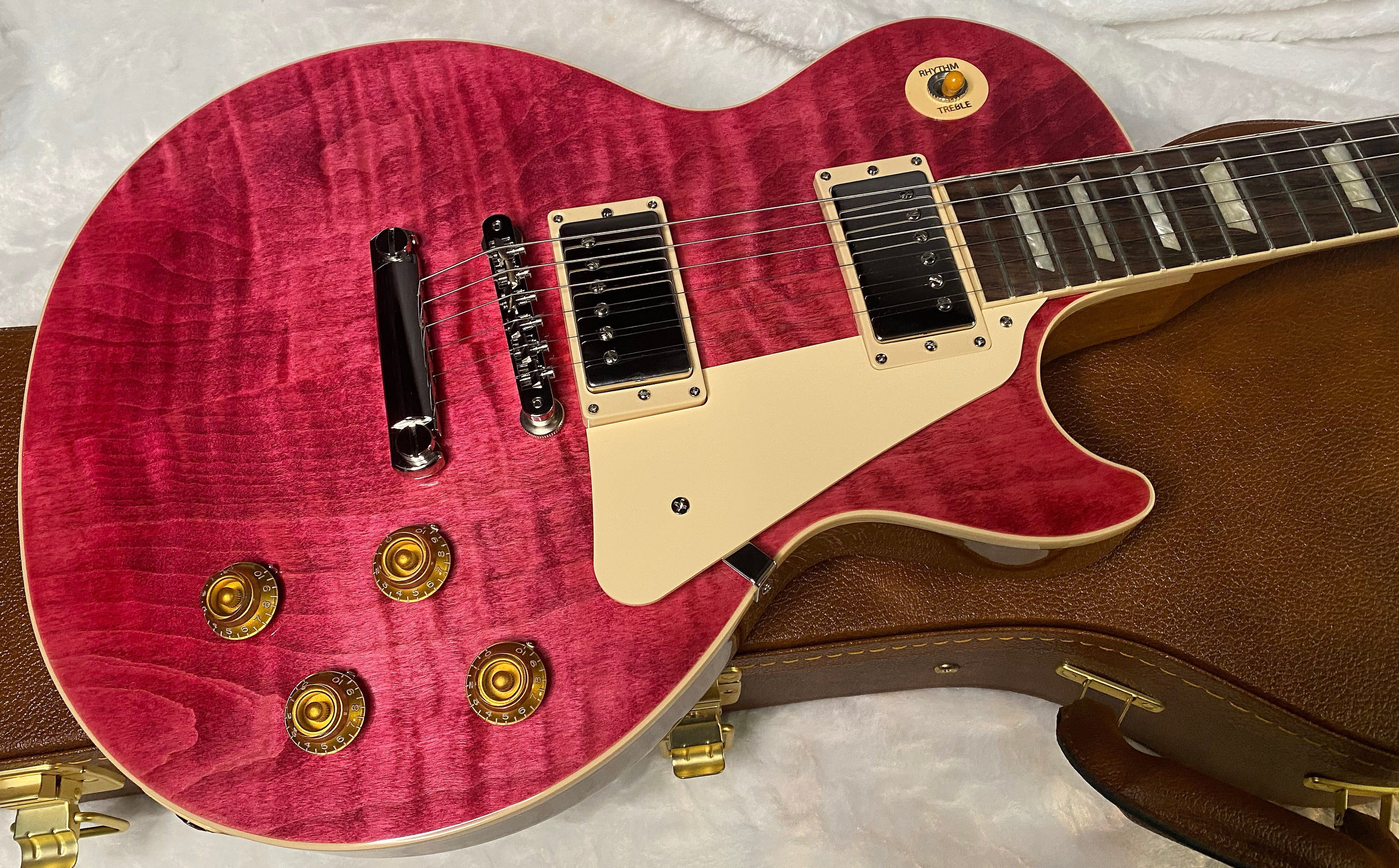 NEW! ! Gibson Les Paul 50's Standard - Translucent Fuchsia - Monster Flame Maple Top - Authorized Dealer - Only 9.2 lbs - G06322