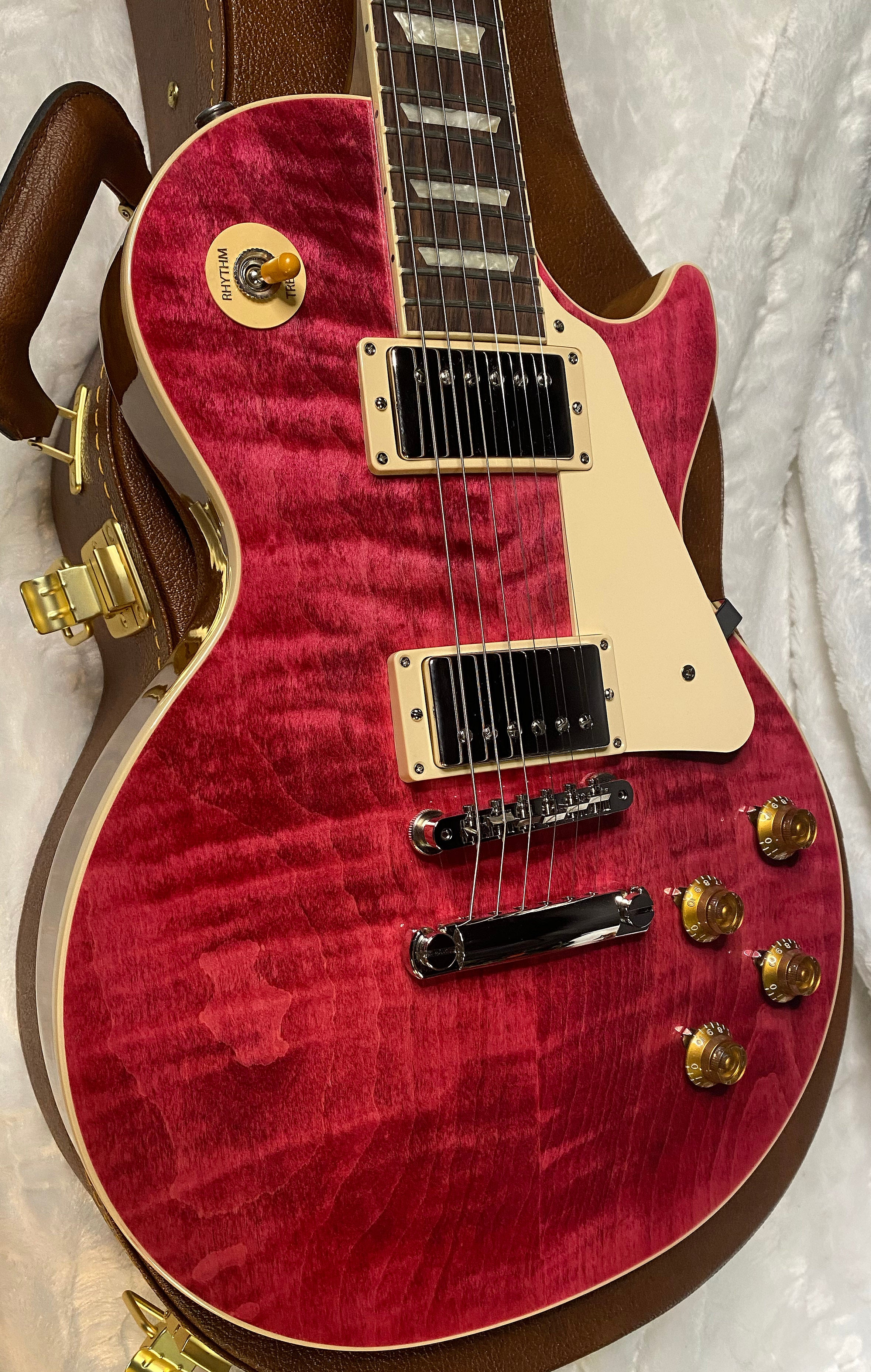 NEW! ! Gibson Les Paul 50's Standard - Translucent Fuchsia - Monster Flame Maple Top - Authorized Dealer - Only 9.2 lbs - G06322
