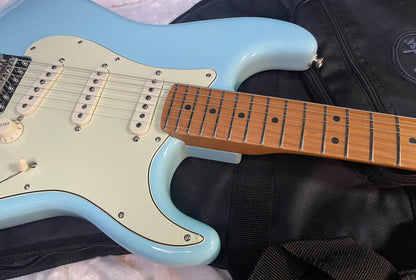 NEW! Fender Limited Edition American Professional Classic Stratocaster - Daphne Blue - Custom Shop Pick-Ups - Roasted Maple Neck - 7.6lbs - G0G7738