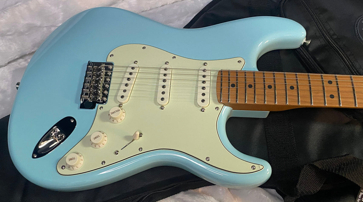 NEW! Fender Limited Edition American Professional Classic Stratocaster - Daphne Blue - Custom Shop Pick-Ups - Roasted Maple Neck - 7.6lbs - G0G7738