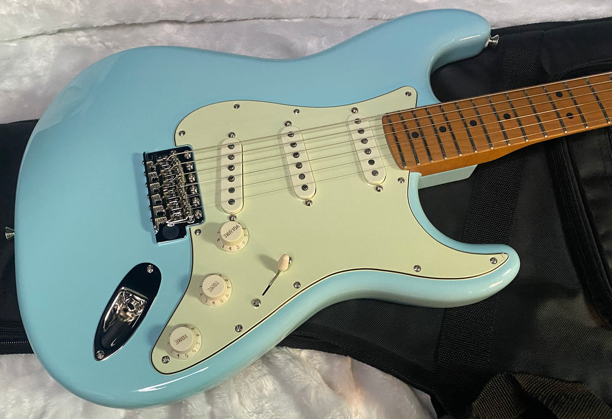 NEW! Fender Limited Edition American Professional Classic Stratocaster - Daphne Blue - Custom Shop Pick-Ups - Roasted Maple Neck - 7.6lbs - G0G7738