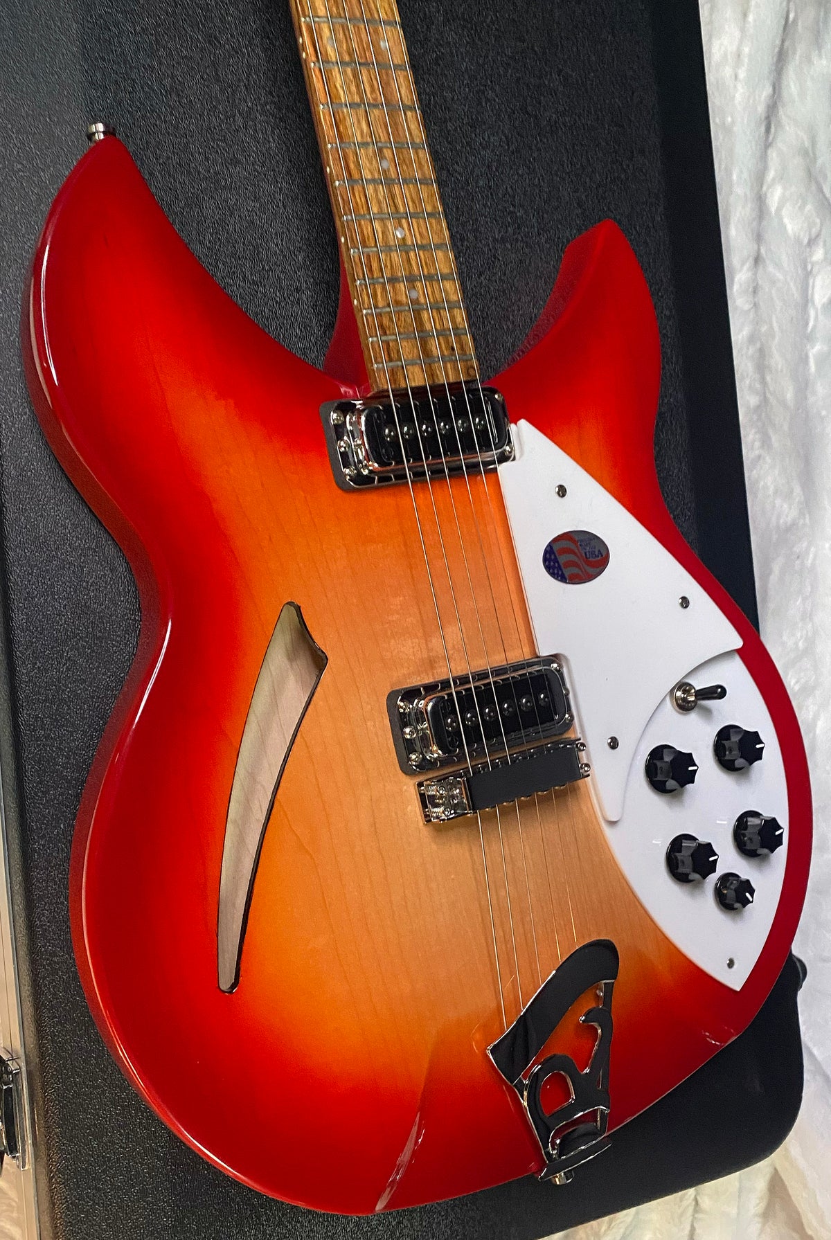 NEW! Rickenbacker 330 Fire Glo FG Fireglo - Semi Hollow Electric Guitar - Authorized Dealer - 7.55lbs - G07731